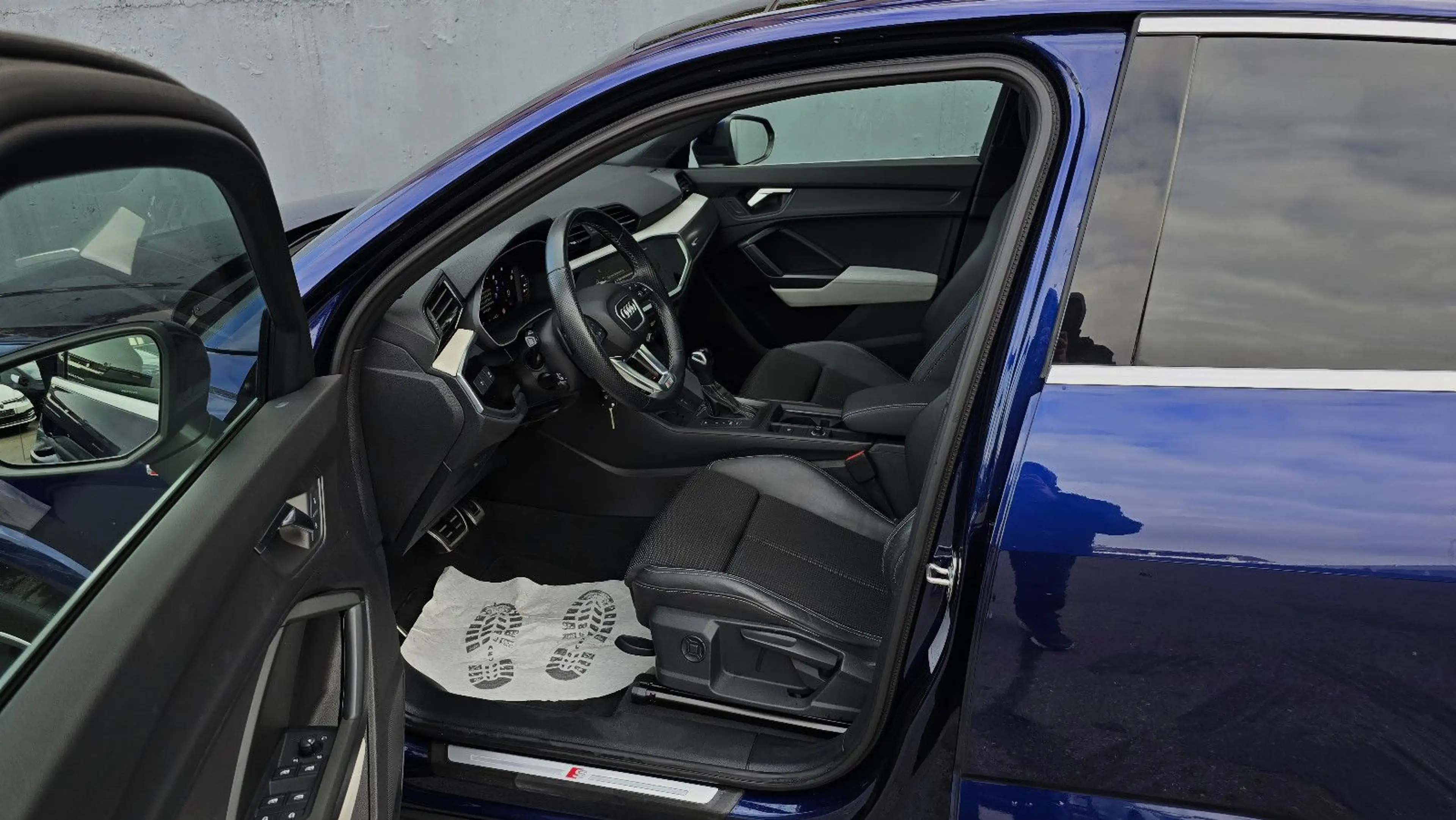 Audi Q3 35 TFSI S tronic 3 x S line Sportback Pano/20 — photo 6