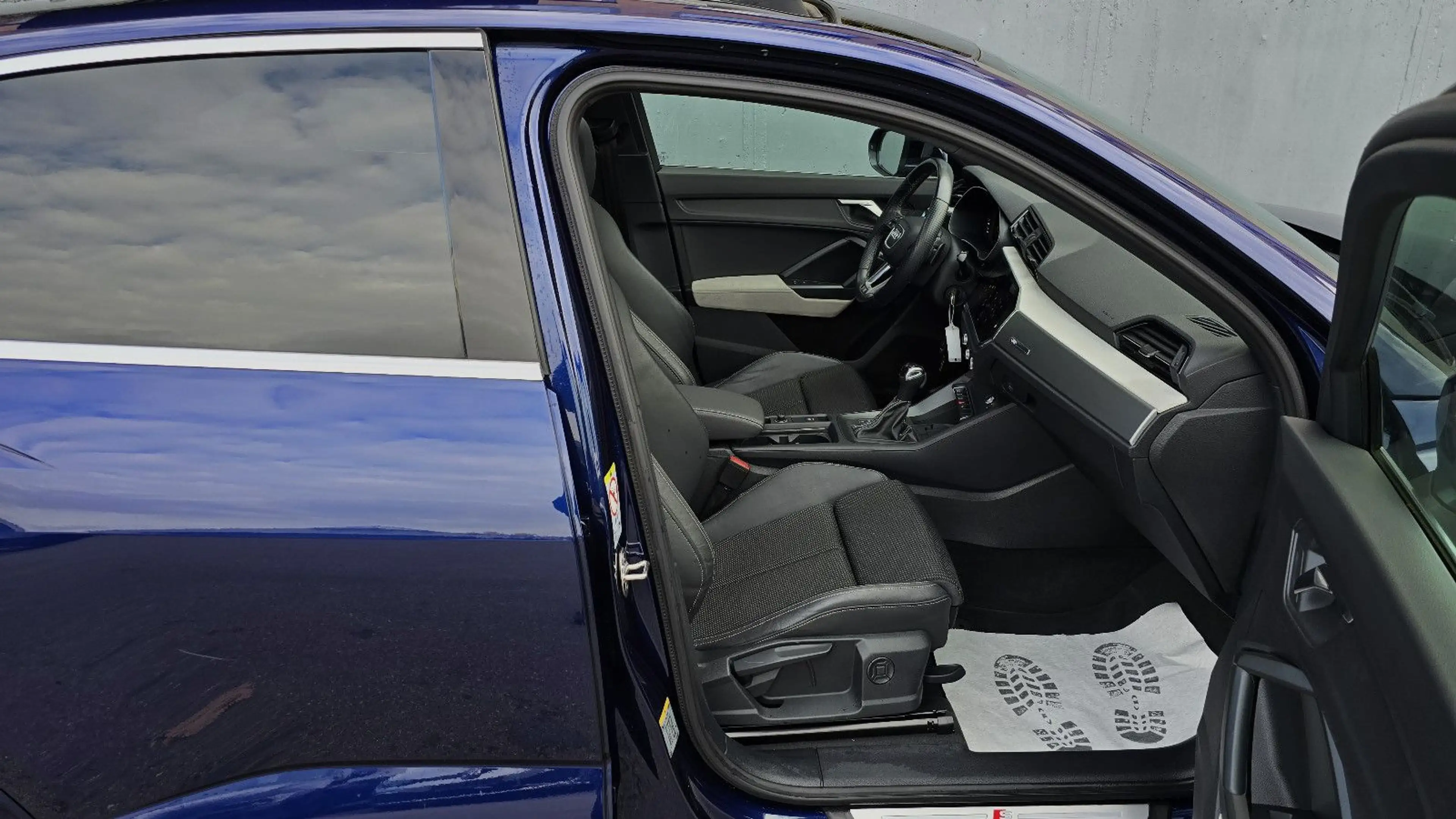 Audi Q3 35 TFSI S tronic 3 x S line Sportback Pano/20 — photo 7