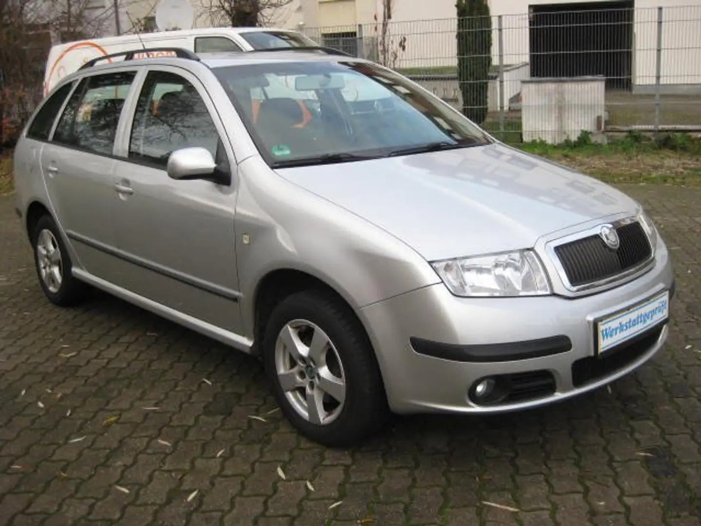 Skoda Fabia Fabia 1.4 16V Combi Ambiente Silber - 2