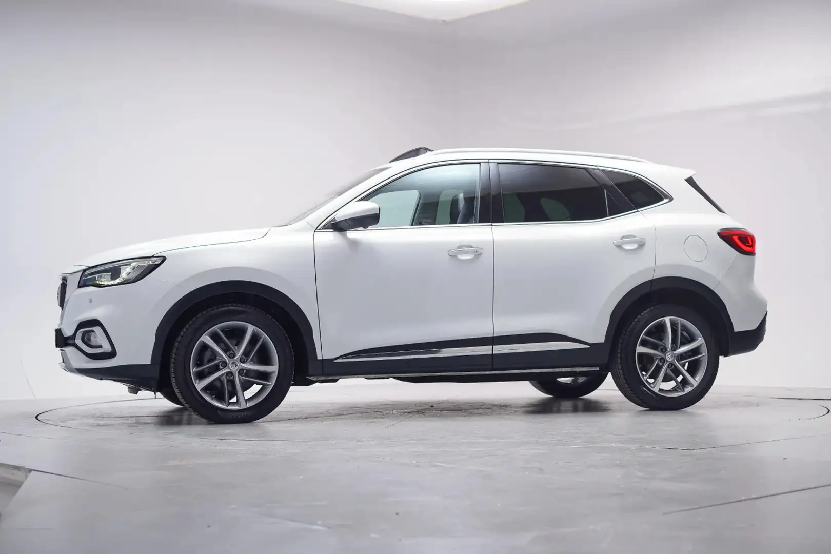 MG EHS 1.5 PHEV Luxury Aut. [ Panorama Leder Navi 360°cam Wit - 2