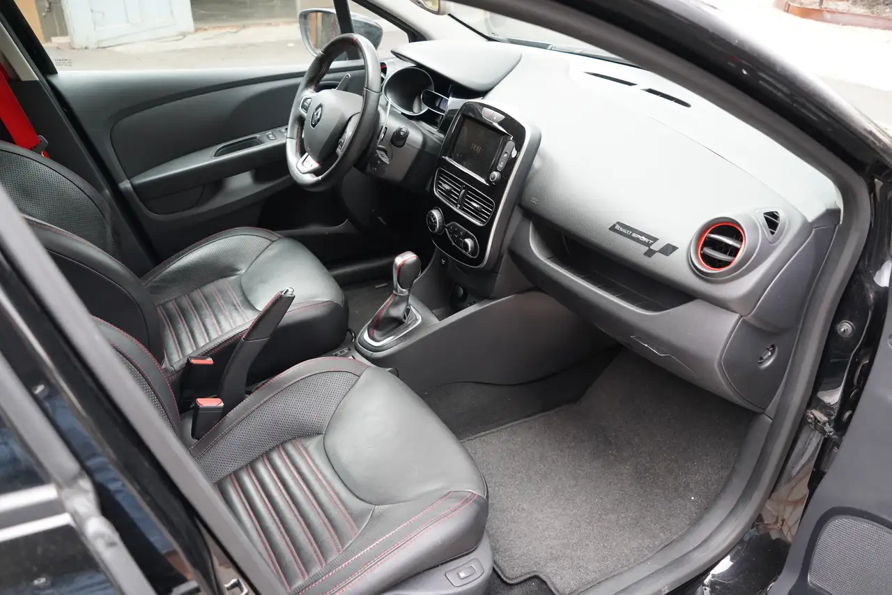 Renault Clio R.S. — photo 16