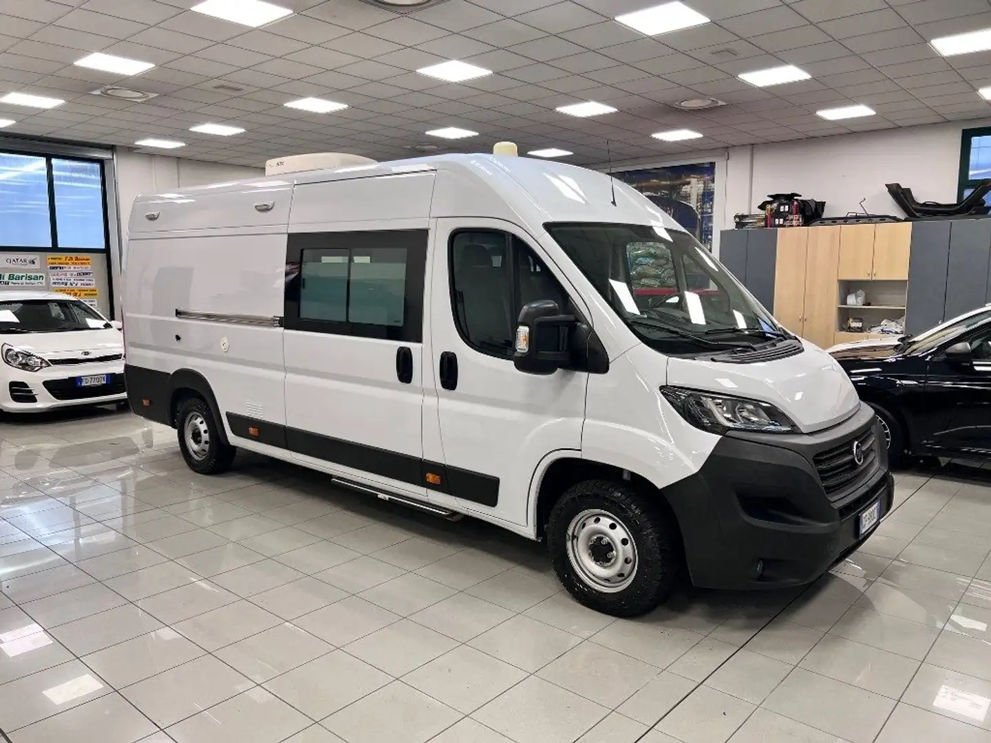 Fiat Ducato 35 2.2 Mjt 140CV XLH2 Laboratorio Mobile Blanc - 2