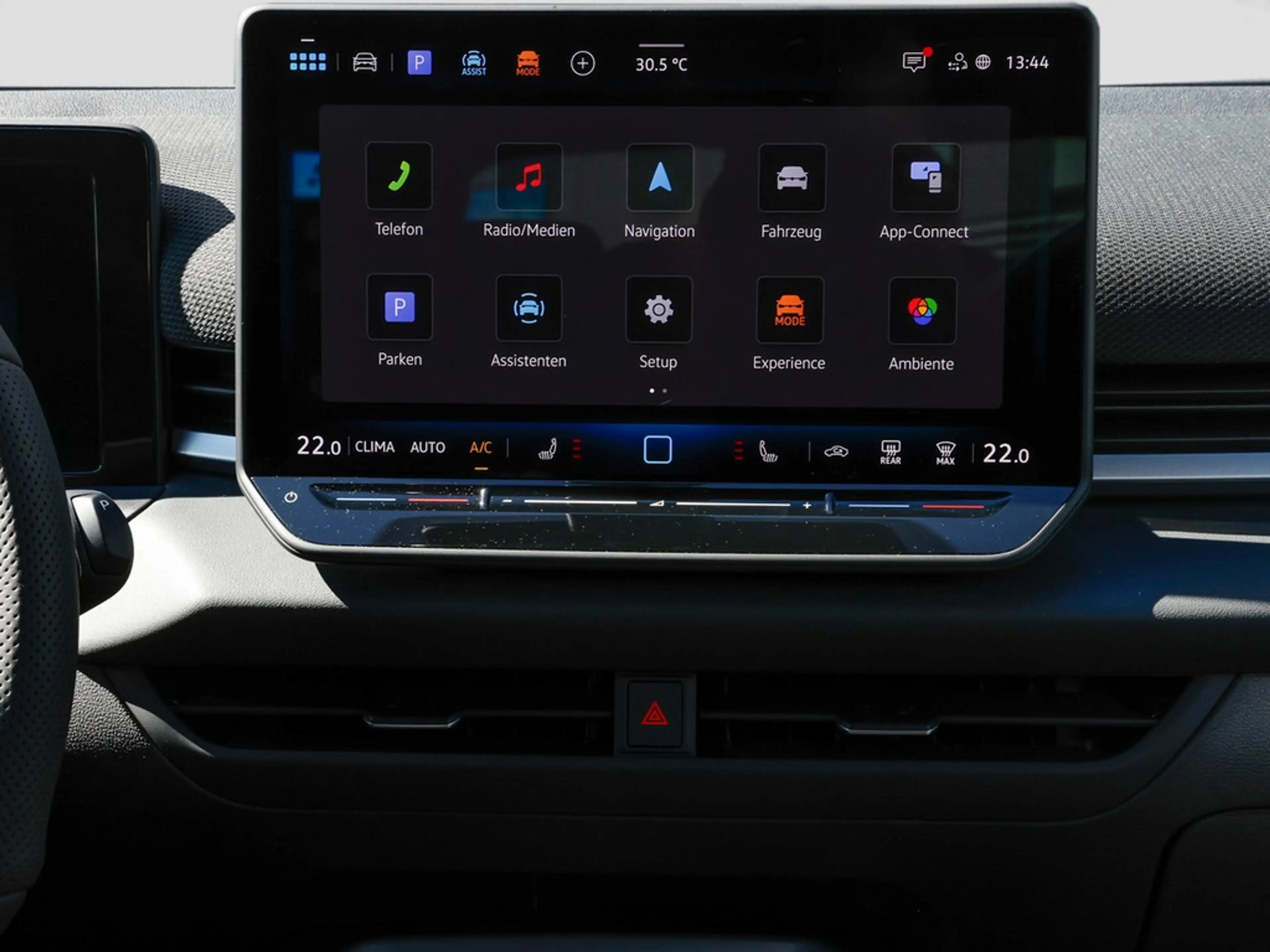 Volkswagen T-Roc 1.5 eTSI DSG R-Line AHK/BlackStyle/IQLight — photo 11