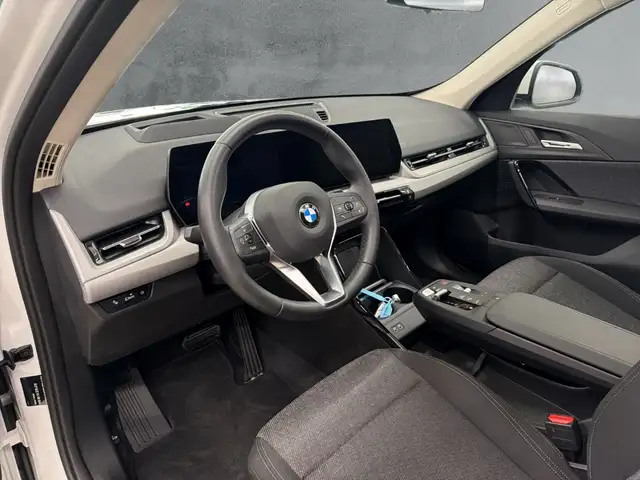 BMW X1 view 9