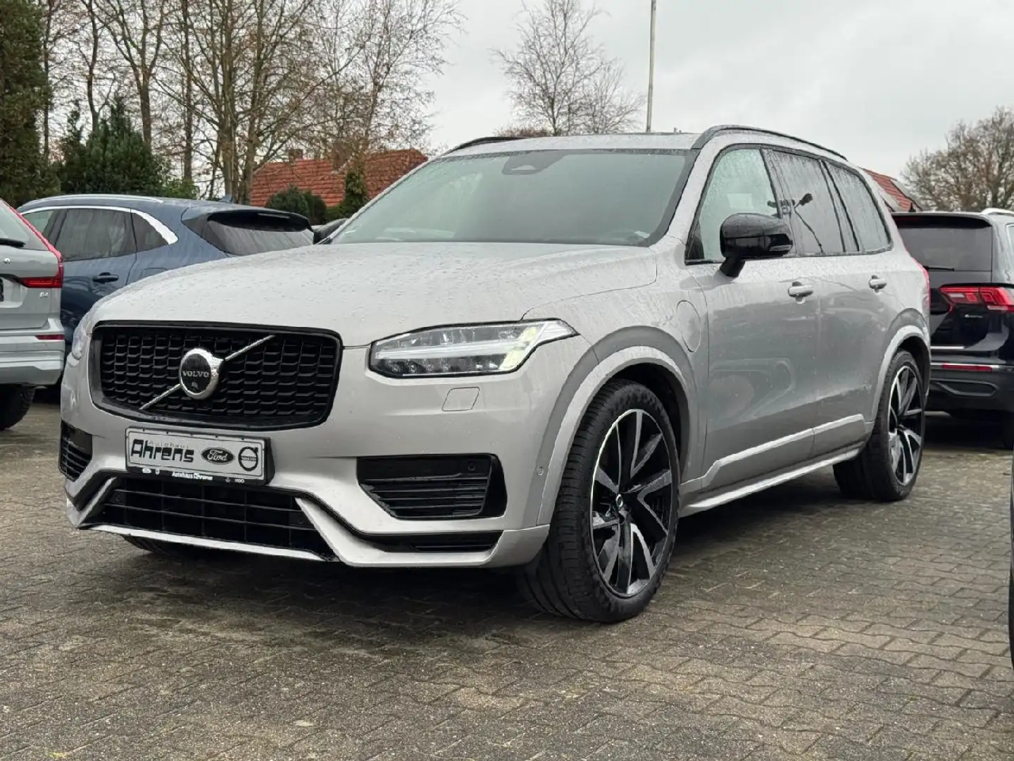 Volvo XC90 Ultimate Dark Recharge Plug-In Hybrid AWD Grau - 1