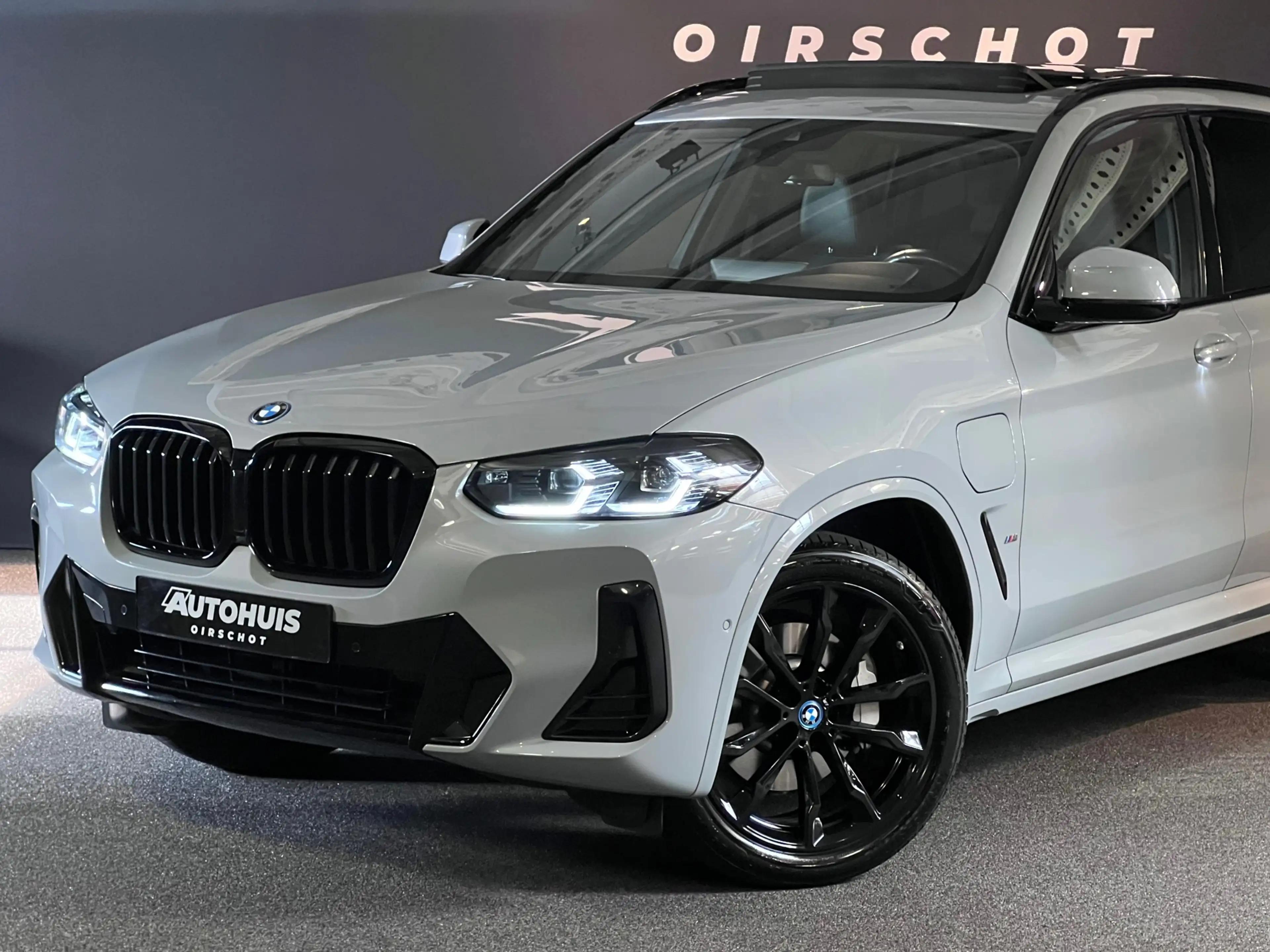 BMW X3 XDrive30e High Executive Edition M Pano/ Leder/ St — photo 3