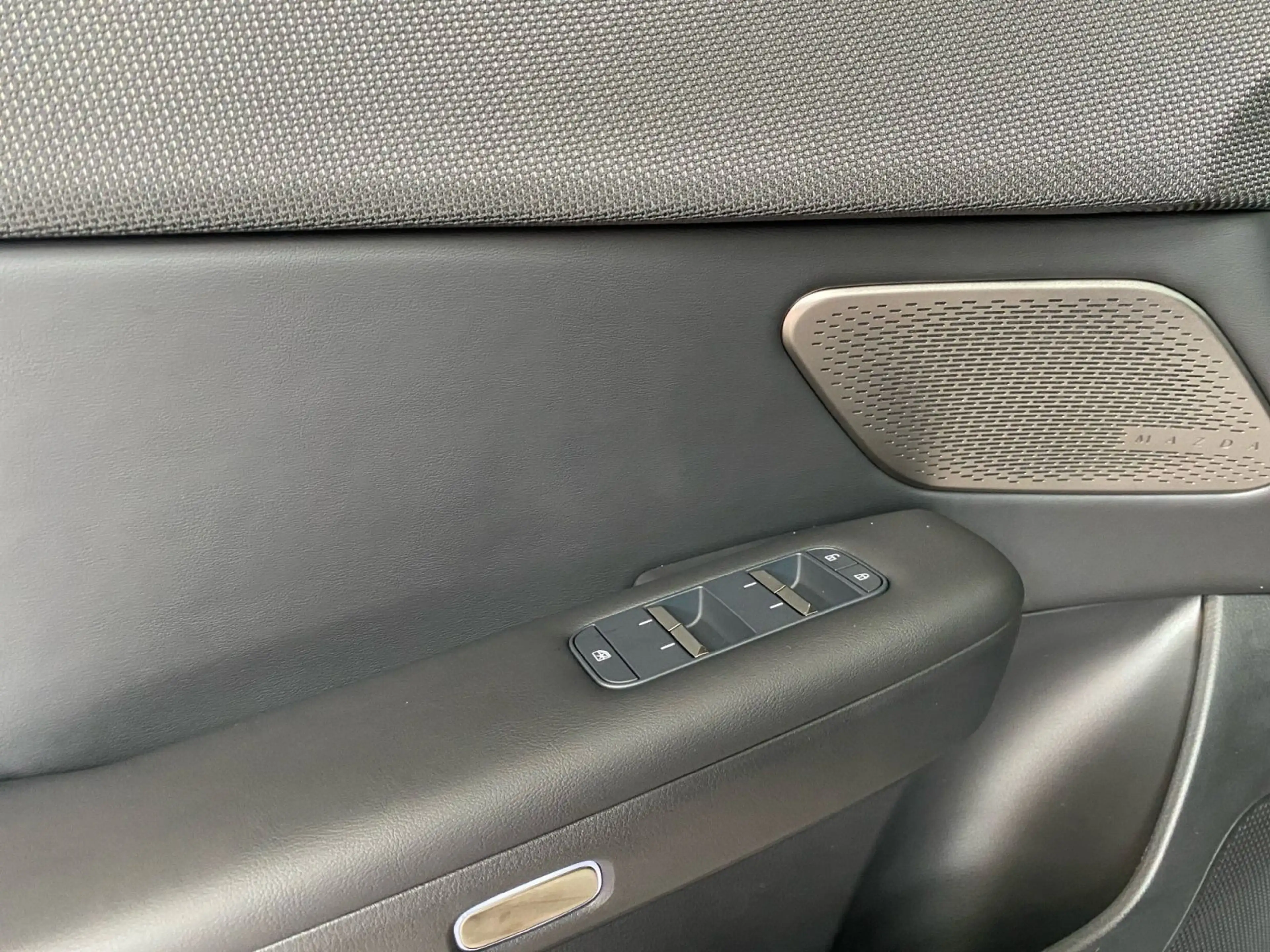 Mazda CX-6e 258PS EV Takumi — photo 11