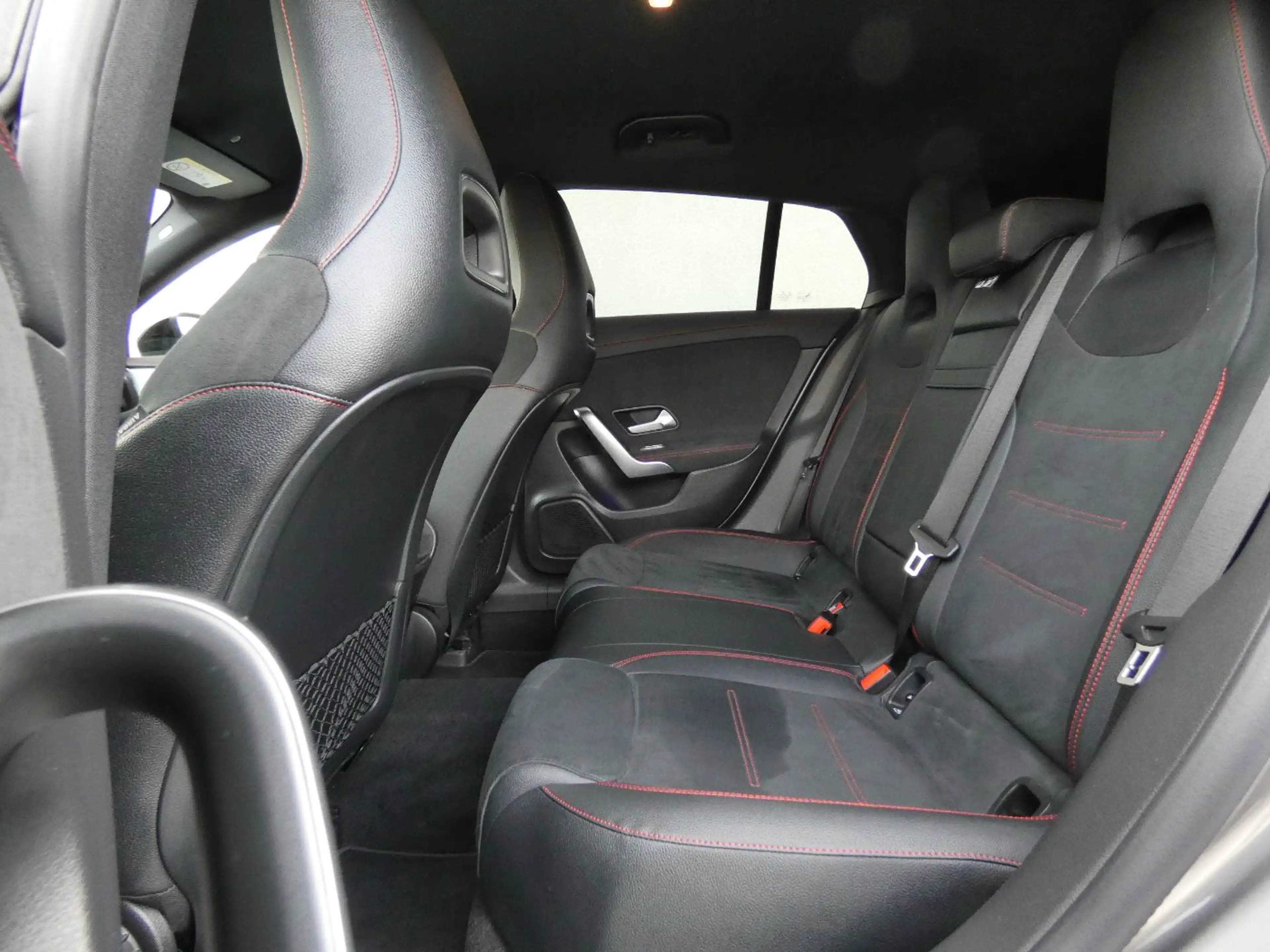 Mercedes-Benz CLA 200 d SB AMG +360°+KeyGo+MultiB+Winterp.+Night — photo 13