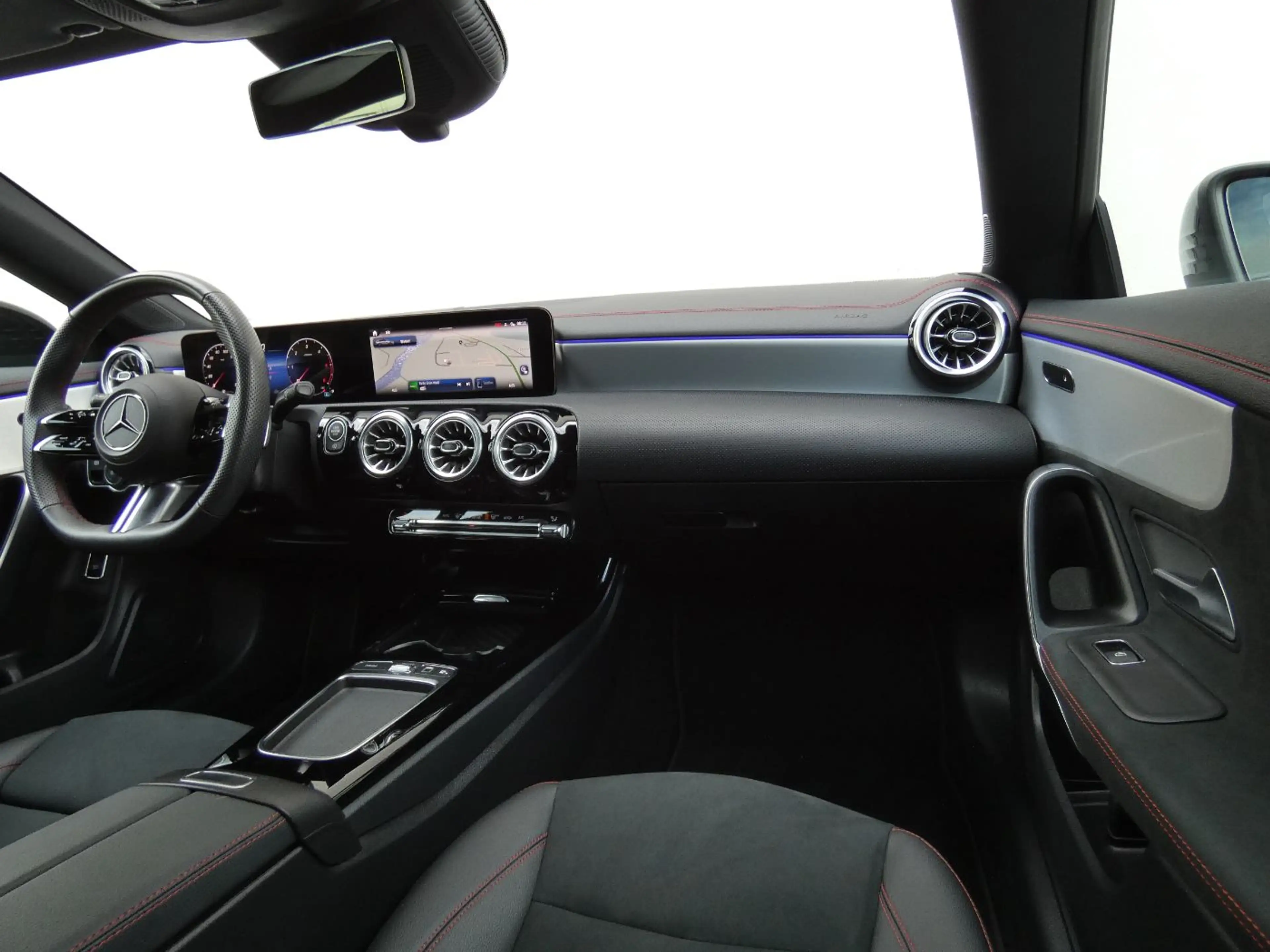 Mercedes-Benz CLA 200 d SB AMG +360°+KeyGo+MultiB+Winterp.+Night — photo 22