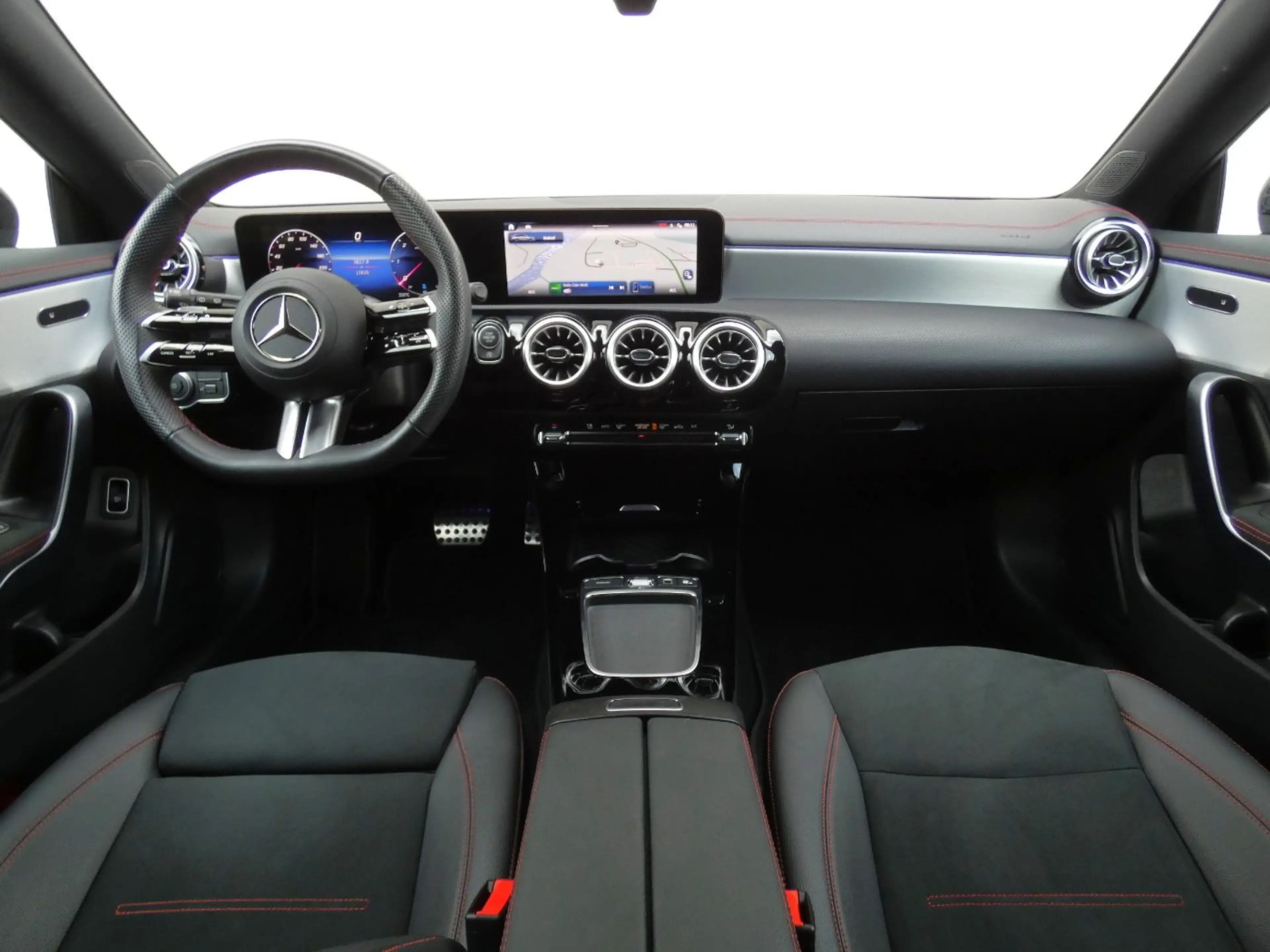 Mercedes-Benz CLA 200 d SB AMG +360°+KeyGo+MultiB+Winterp.+Night — photo 16
