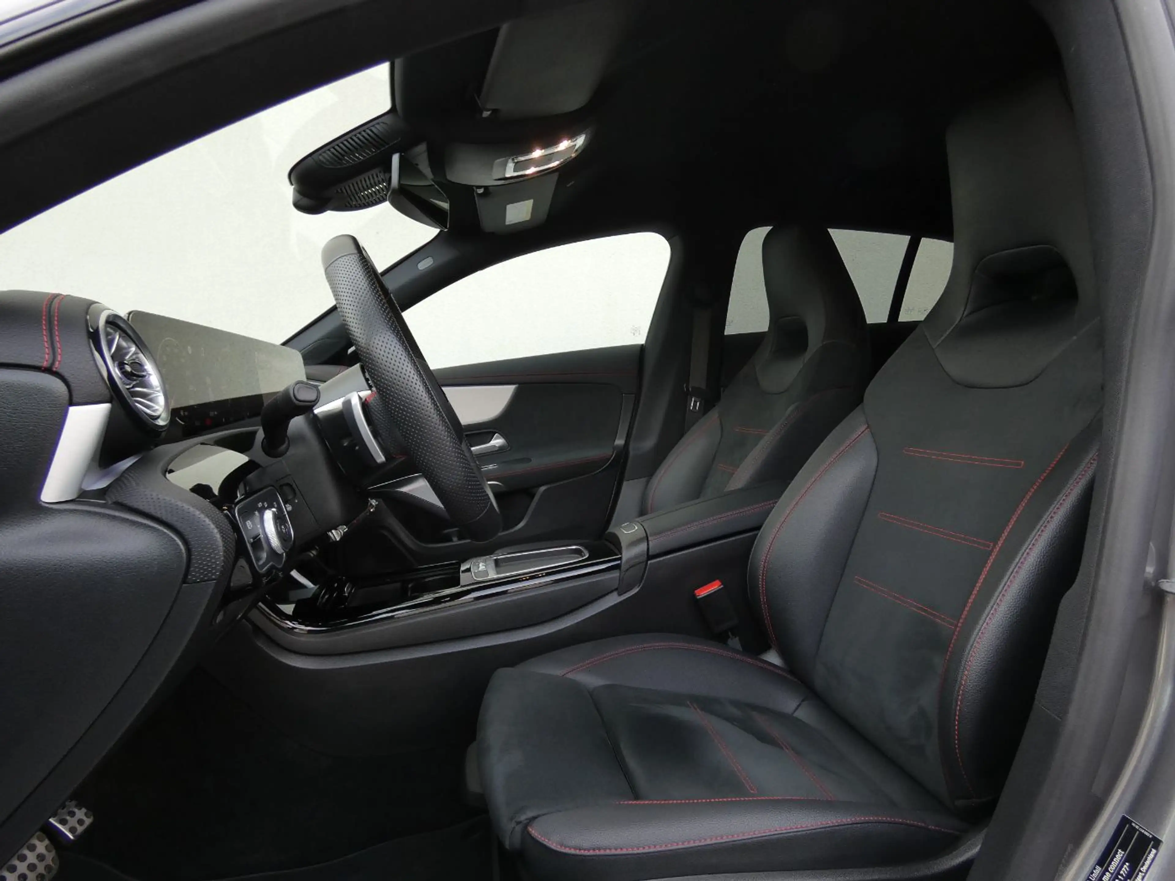 Mercedes-Benz CLA 200 d SB AMG +360°+KeyGo+MultiB+Winterp.+Night — photo 12
