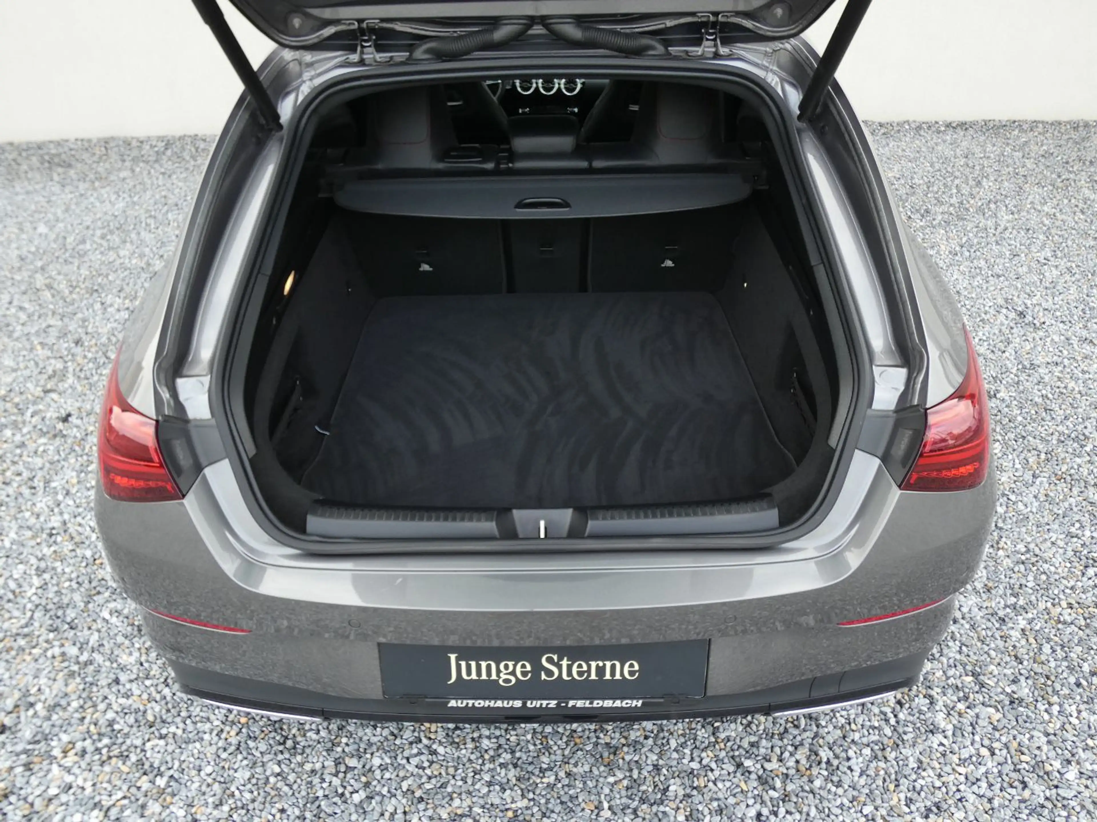 Mercedes-Benz CLA 200 d SB AMG +360°+KeyGo+MultiB+Winterp.+Night — photo 11