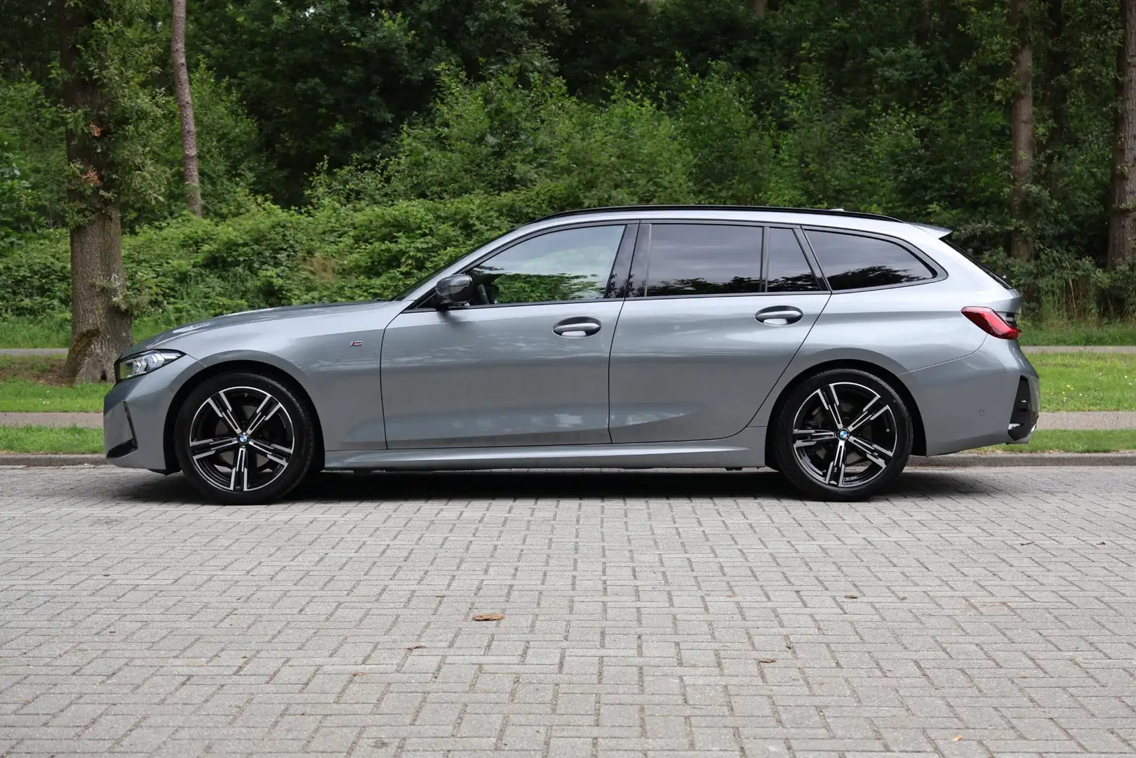 BMW 320 3-serie Touring 320i M-sport pakket, Pano, Elek st Grau - 2