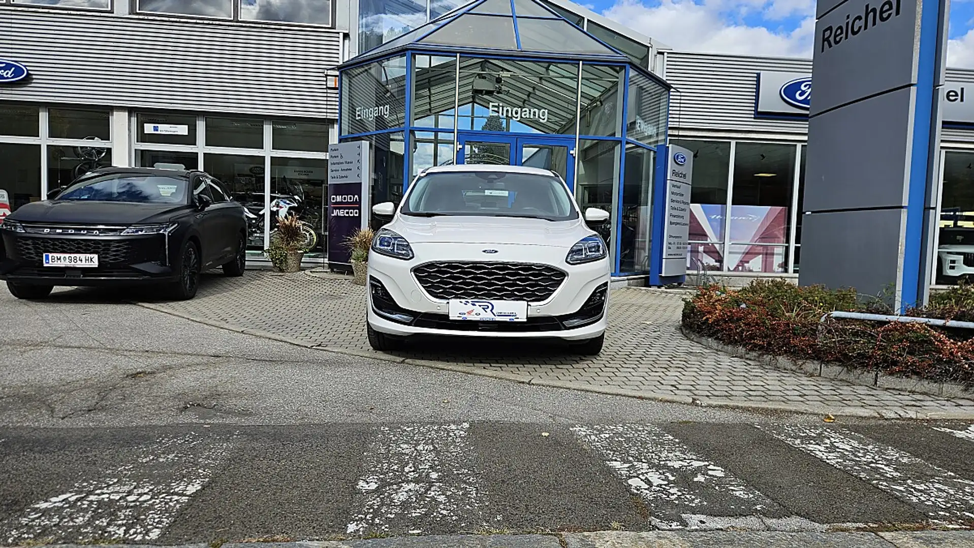Ford Kuga 2,5 Duratec PHEV Vignale Aut. Weiß - 2