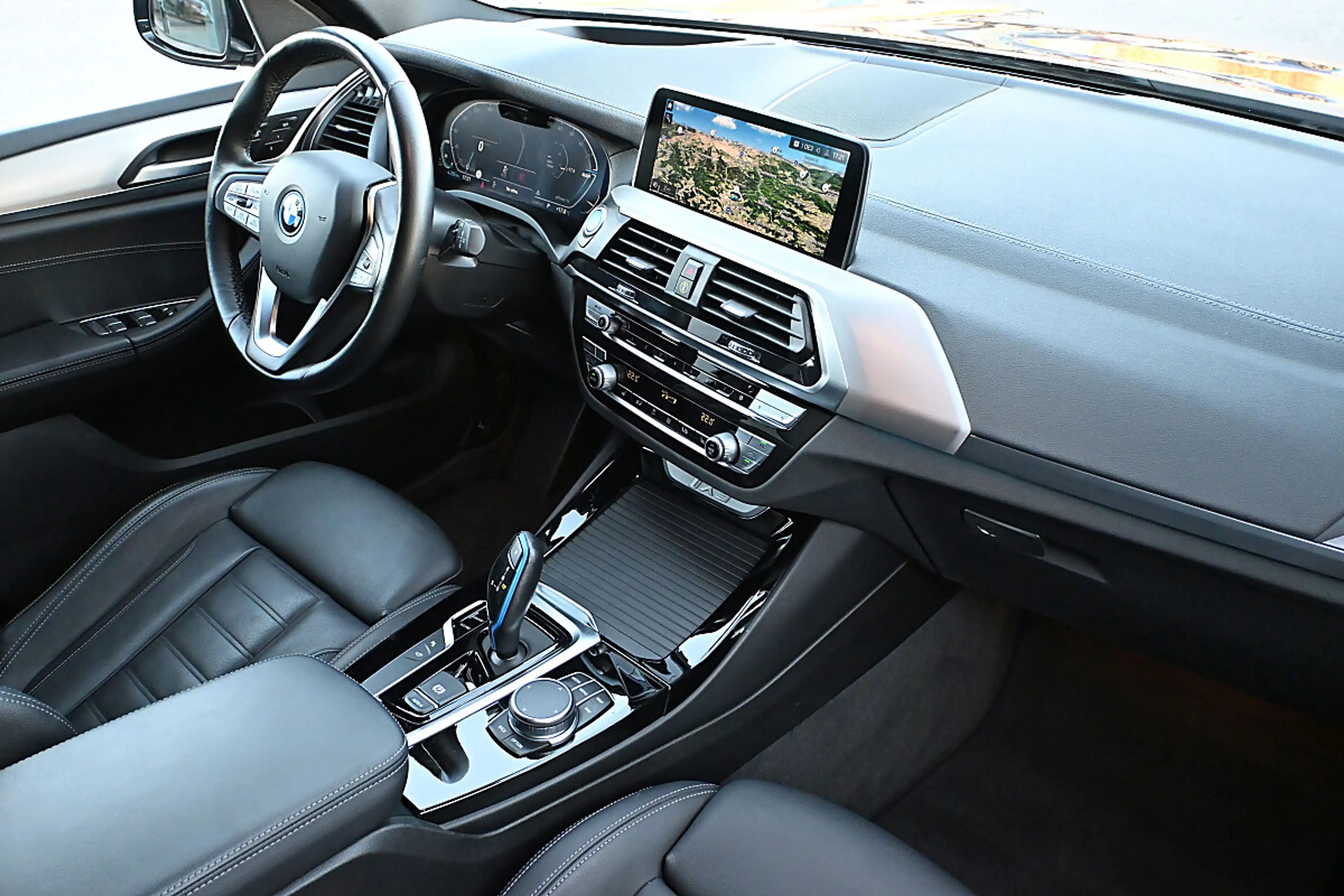 BMW iX3 Impressive M Sport ACC, AHK elektr., adapt. LED... — photo 4