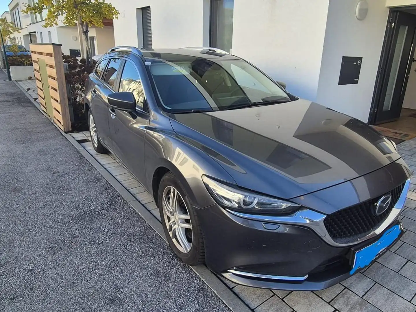 Mazda 6 Mazda 6 Sport Combi CD150 Attraction Autom. Grau - 1