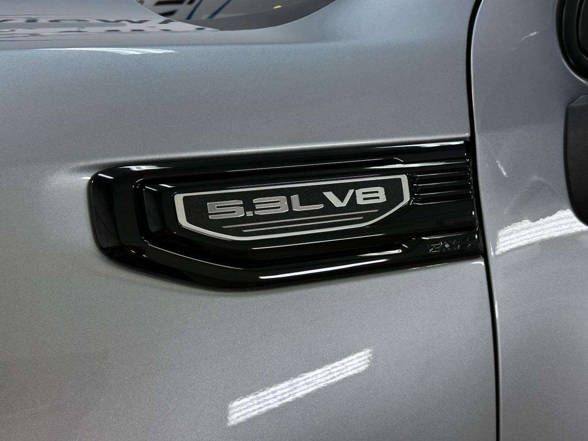 2025 GMC Sierra 1500 ELEVATION/5.3L V8/LEATHER/ROOF/LOCAL TRADE! — снимка 1