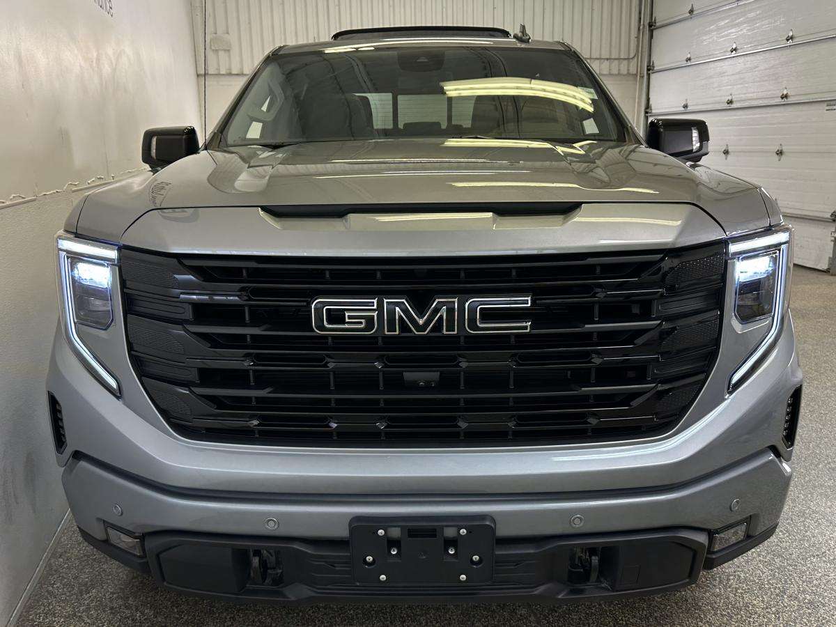 2025 GMC Sierra 1500 ELEVATION/5.3L V8/LEATHER/ROOF/LOCAL TRADE! — снимка 1