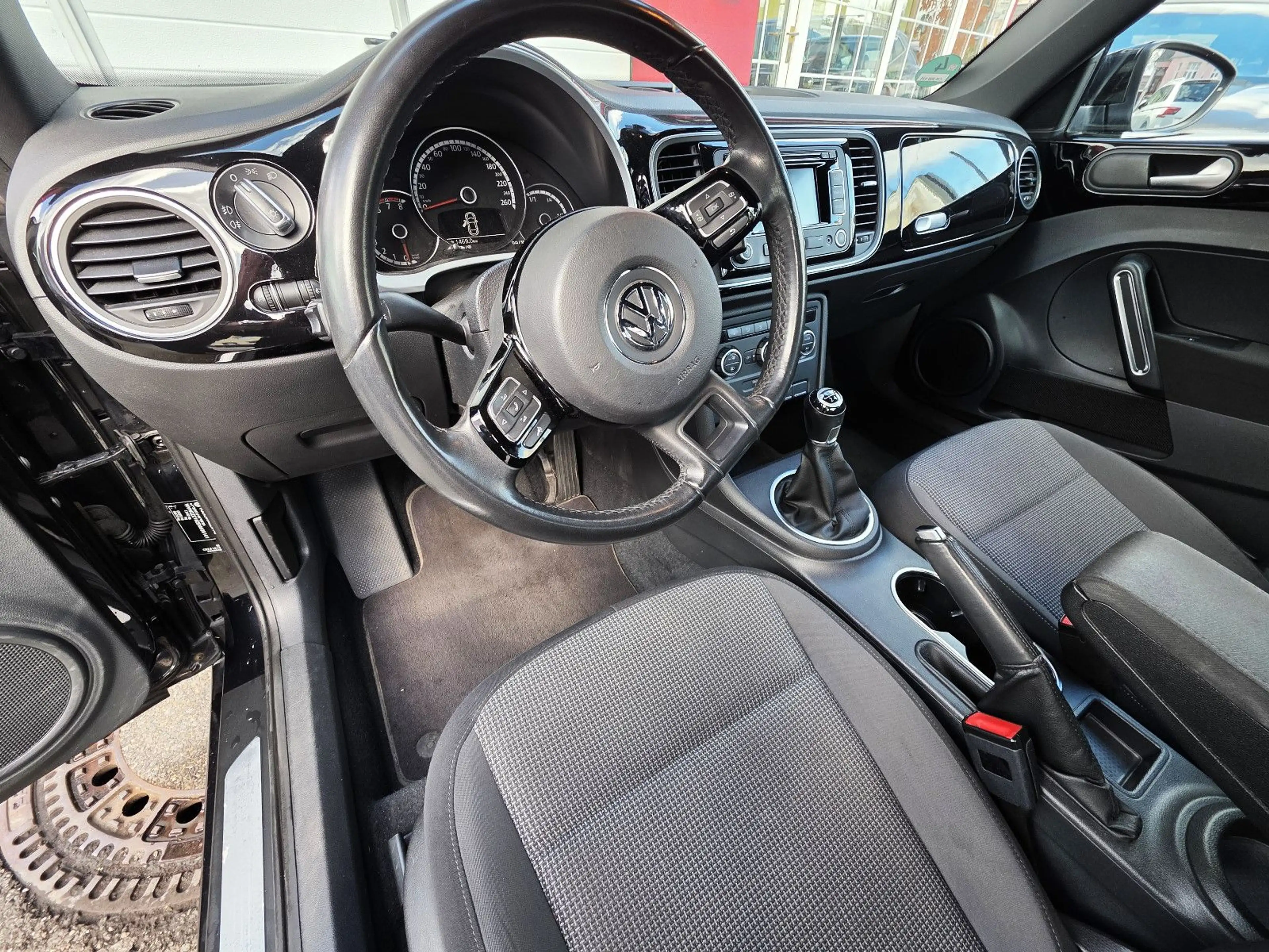 Volkswagen Beetle Design BMT Navi+Sitzh.+PDC+Klimaautom. — photo 16