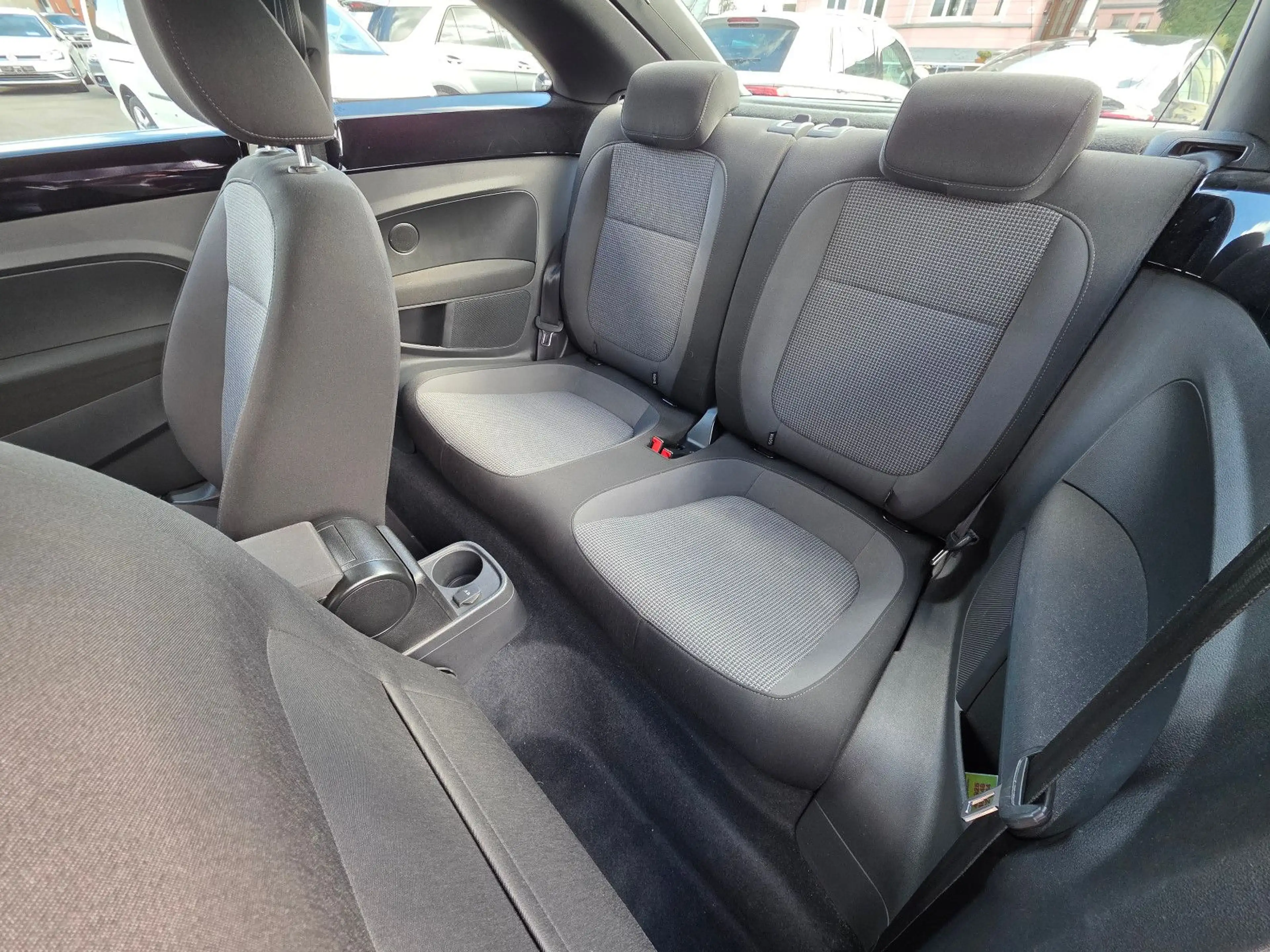 Volkswagen Beetle Design BMT Navi+Sitzh.+PDC+Klimaautom. — photo 20