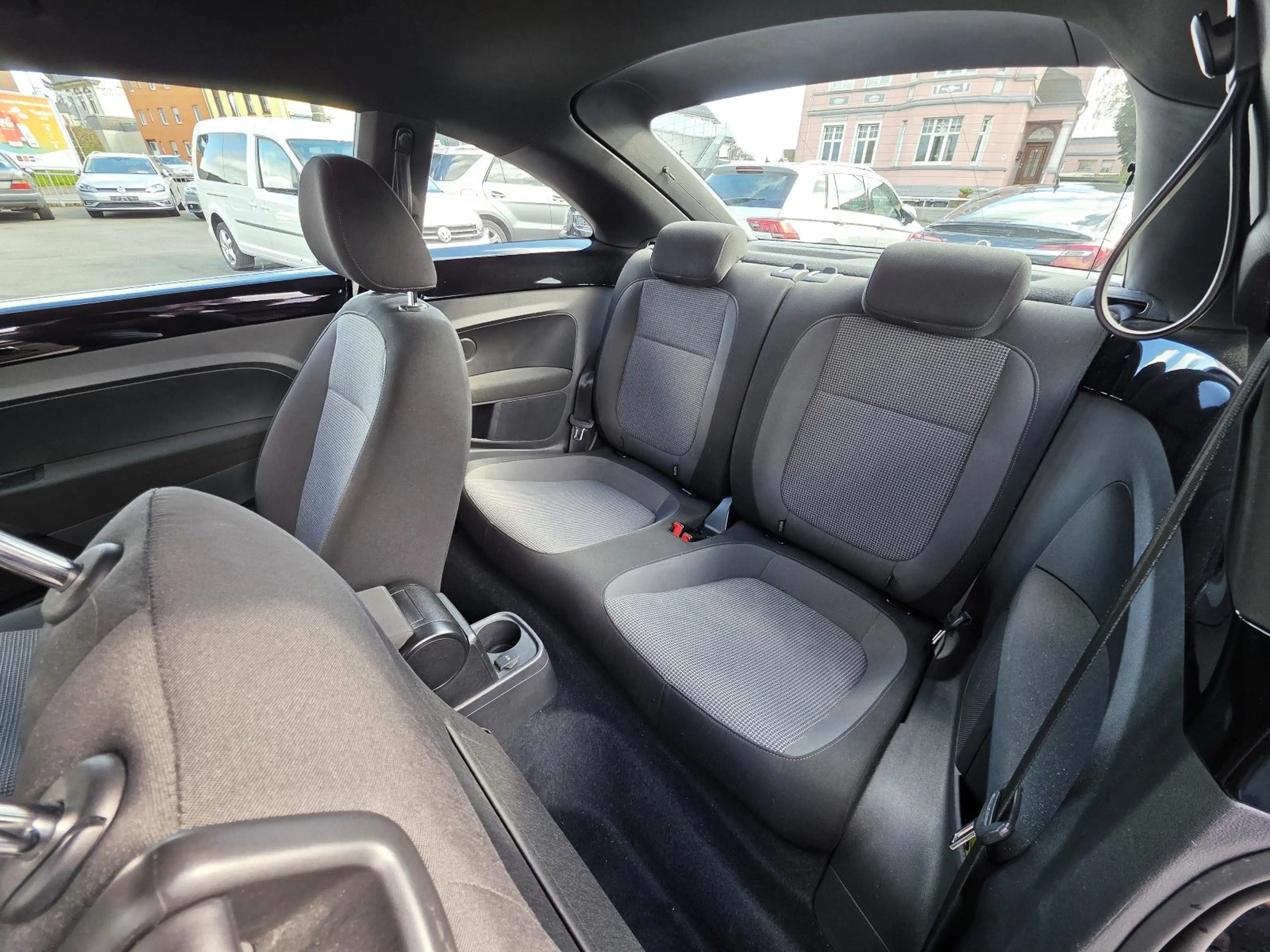 Volkswagen Beetle Design BMT Navi+Sitzh.+PDC+Klimaautom. — photo 21