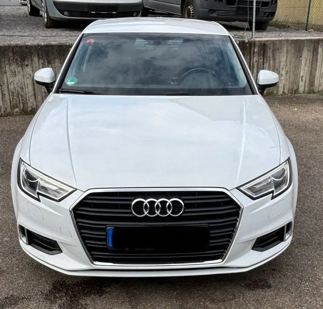 Audi A3 1.0 TFSI Limousine S tronic, 1. Hand Weiß - 1