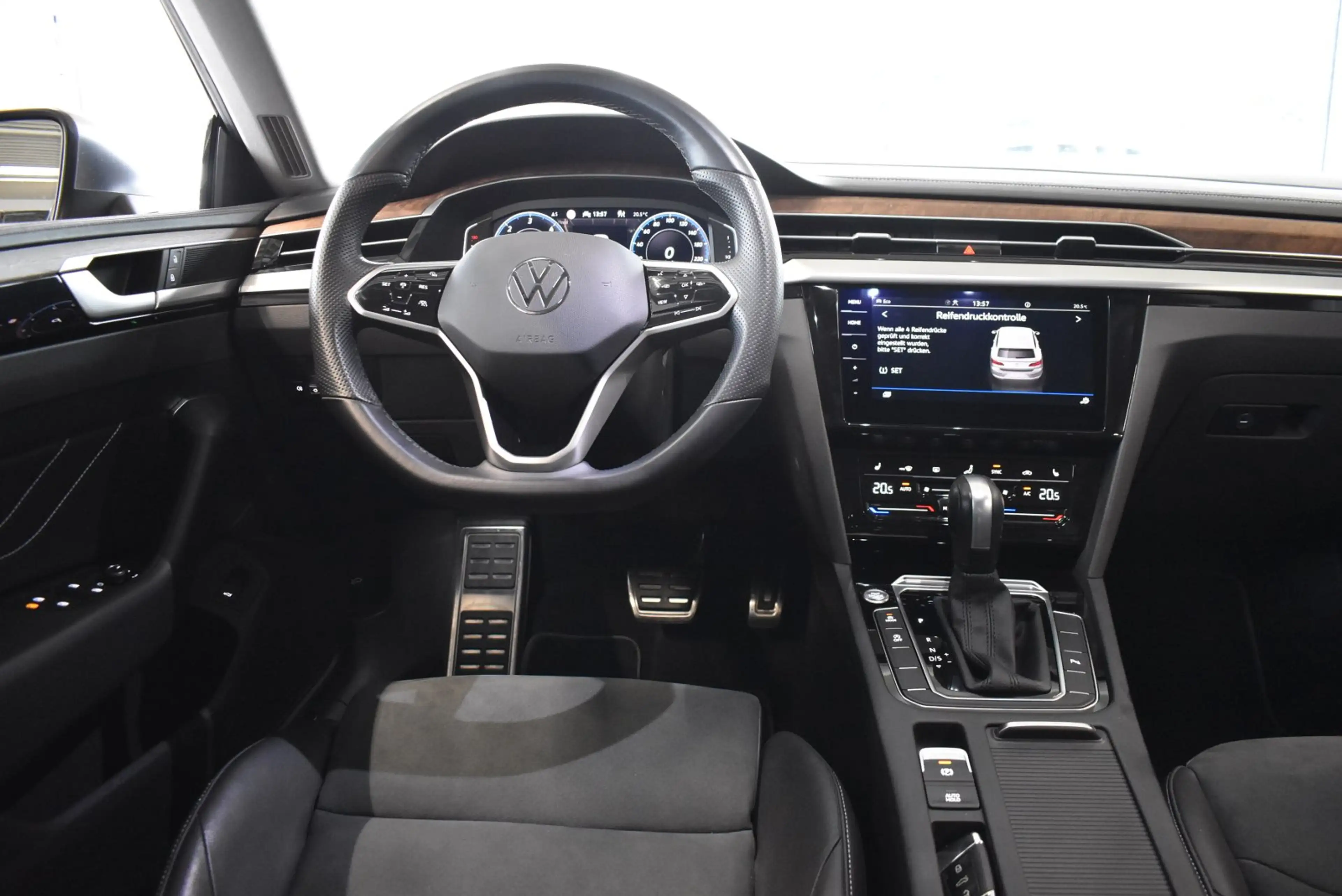 Volkswagen Arteon Shooting Brake 2.0 TDI DSG Elegance ACC Kamera — photo 15