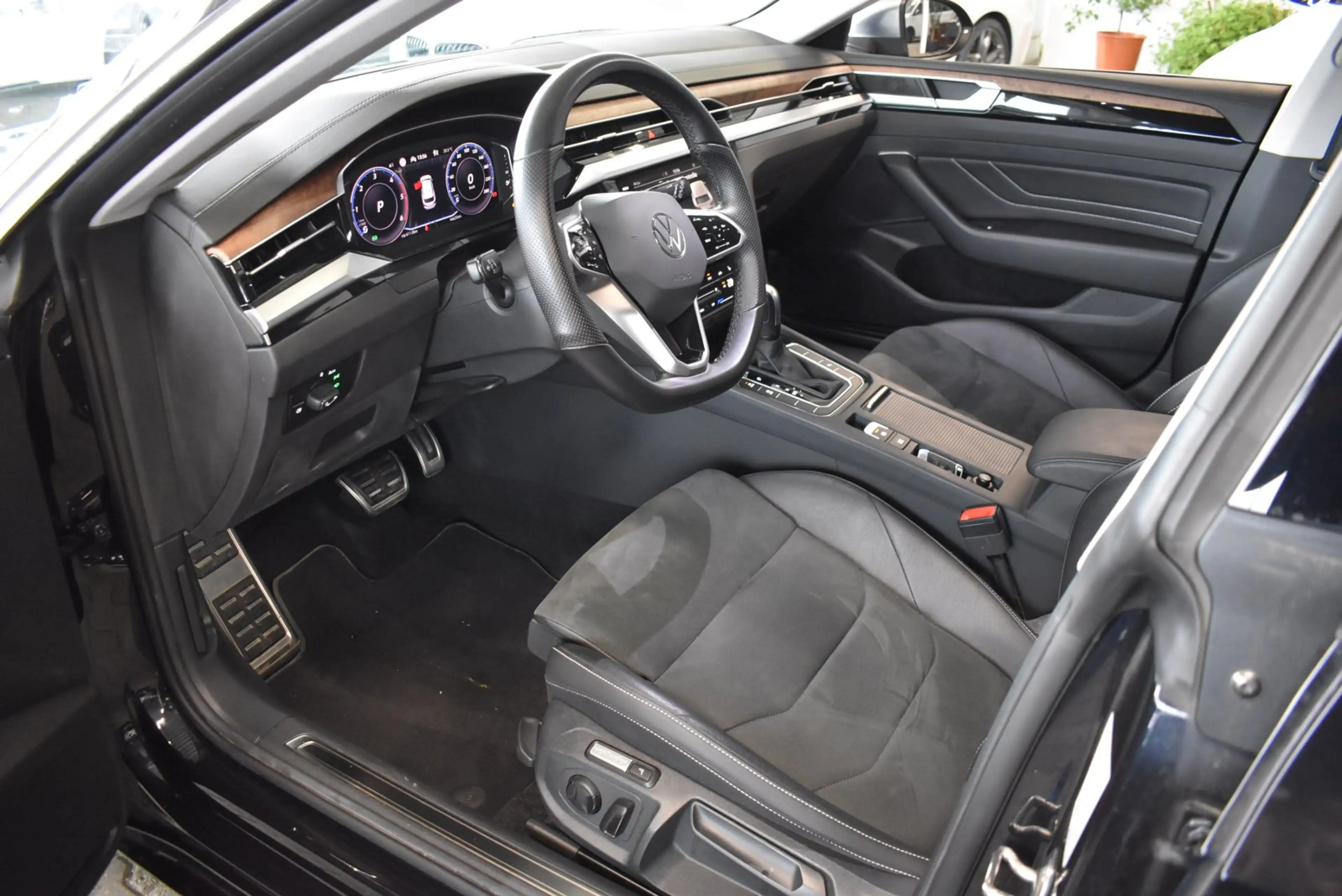 Volkswagen Arteon Shooting Brake 2.0 TDI DSG Elegance ACC Kamera — photo 11