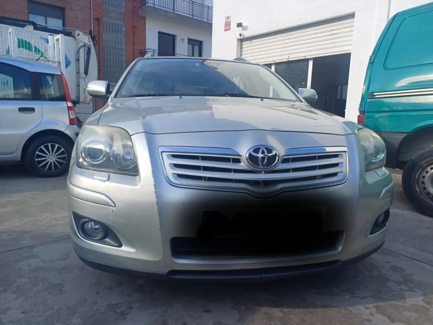 Toyota Avensis Wagon 2.2D-4D Executive Gris - 2