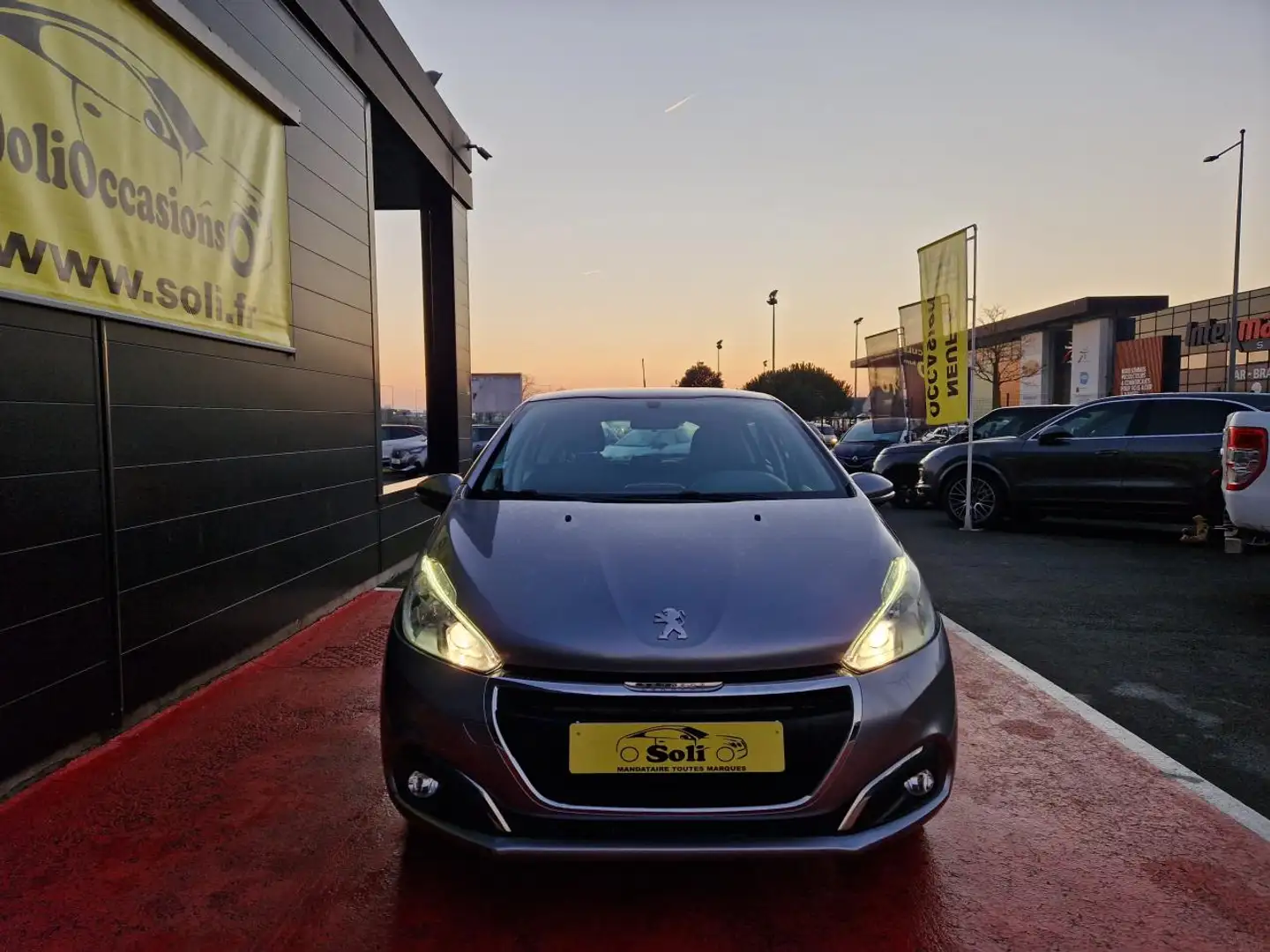Peugeot 208 208 1.2i PureTech 12V S\u0026S - 82  Allure - 2