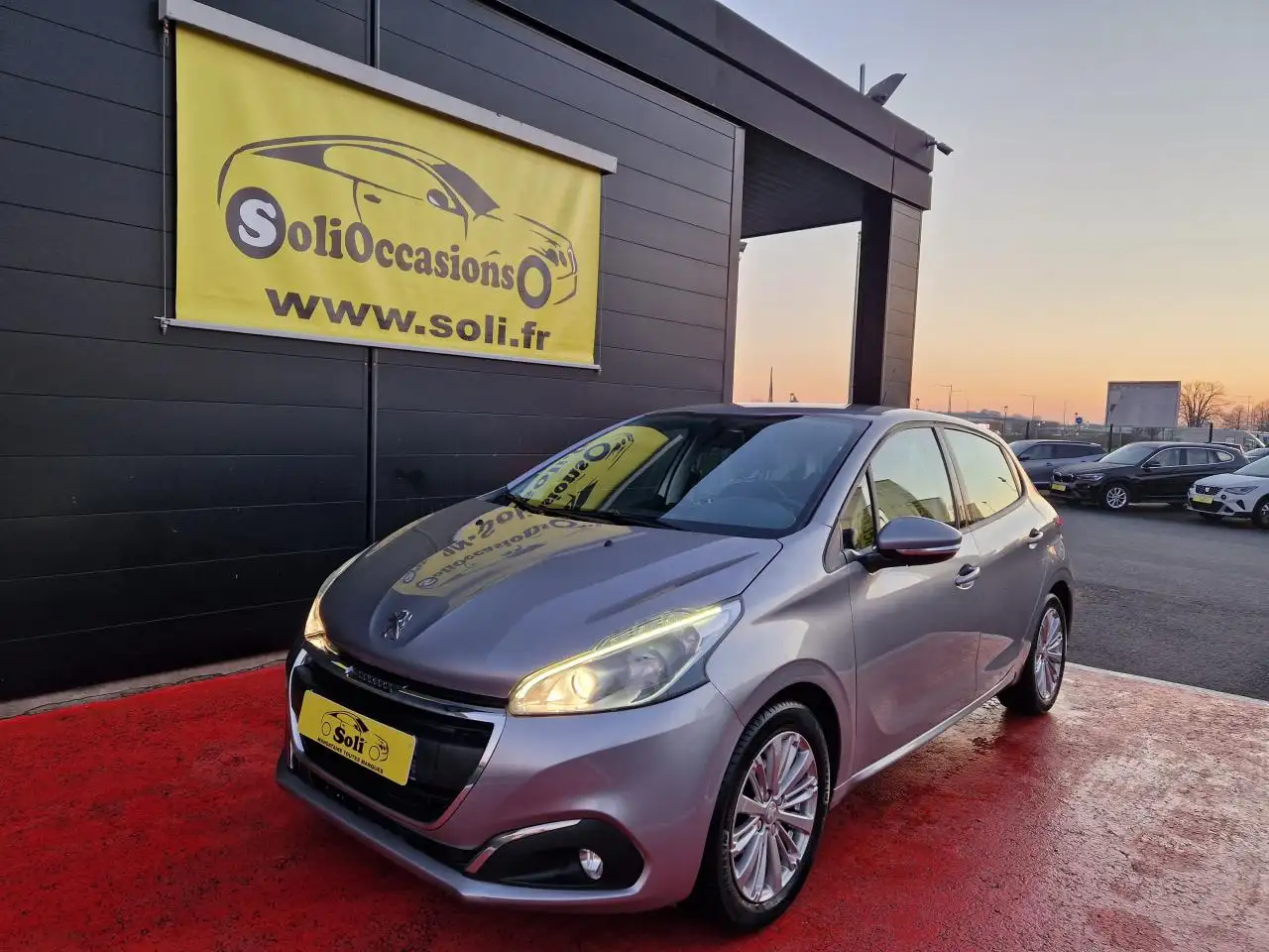 Peugeot 208 1.2i PureTech 12V S\\u0026S - 82  Allure