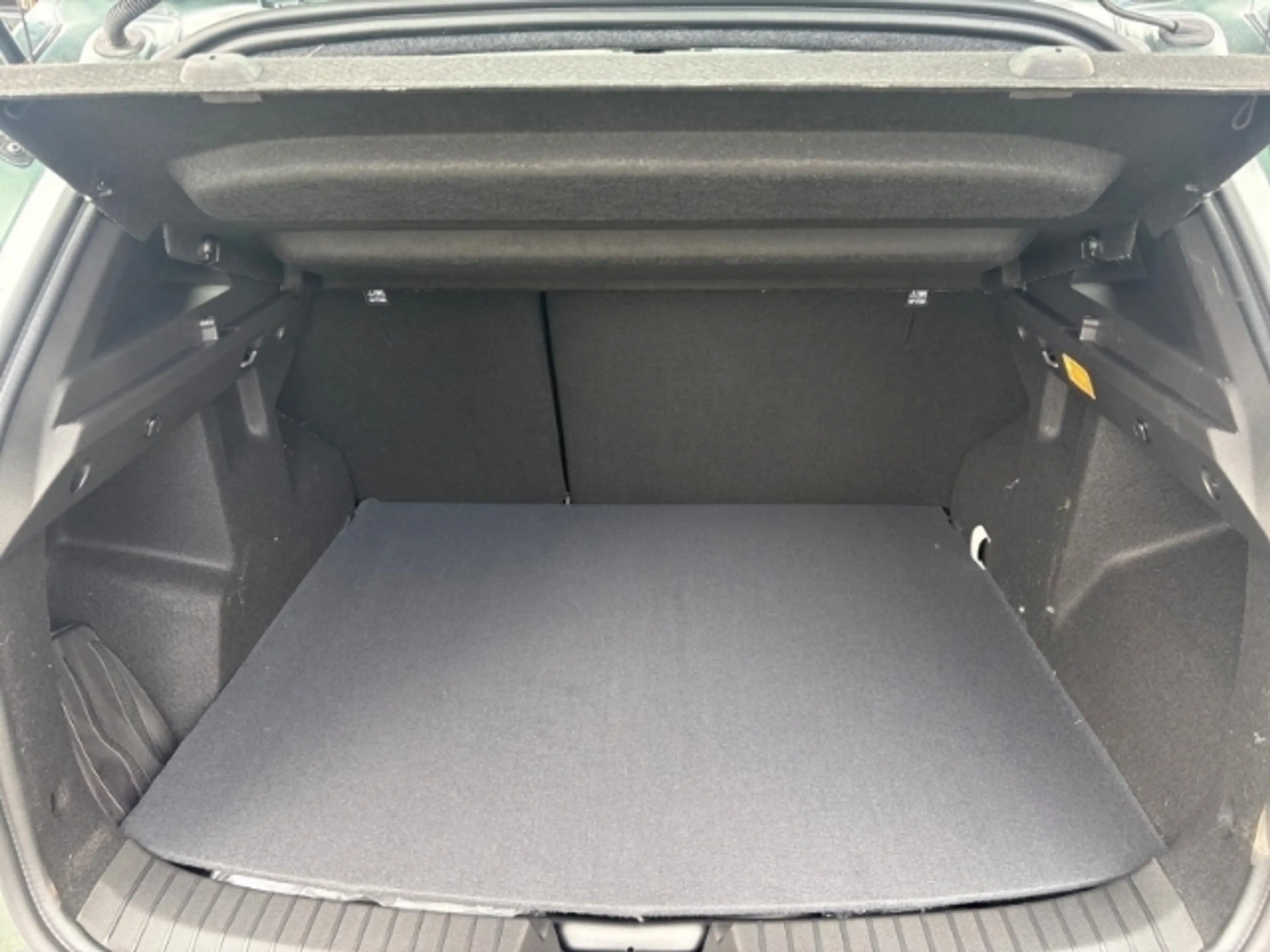 Dacia Duster Expression Hybrid-G 150 4x4 +Winterpaket+ Multimed — photo 12