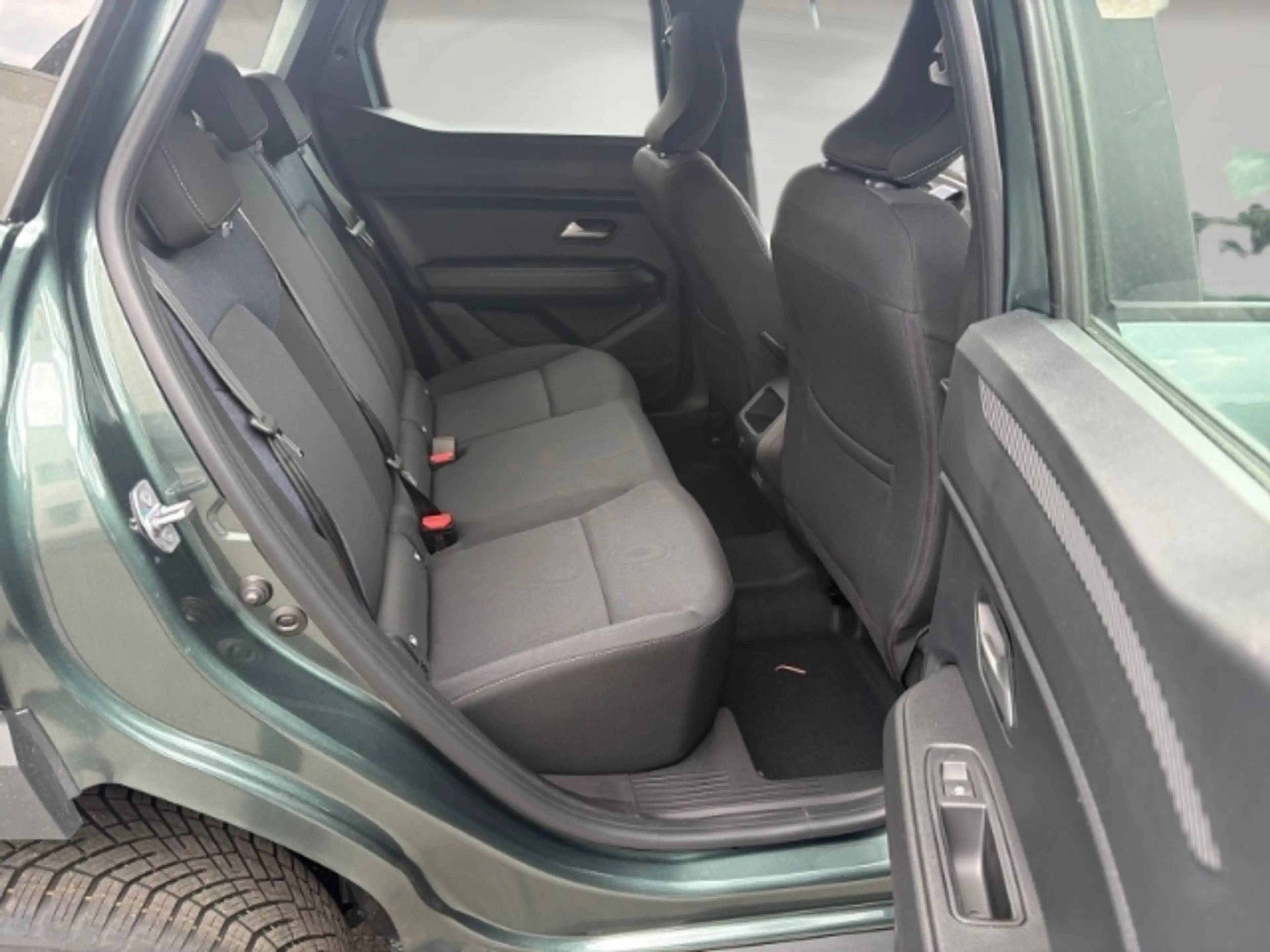 Dacia Duster Expression Hybrid-G 150 4x4 +Winterpaket+ Multimed — photo 13