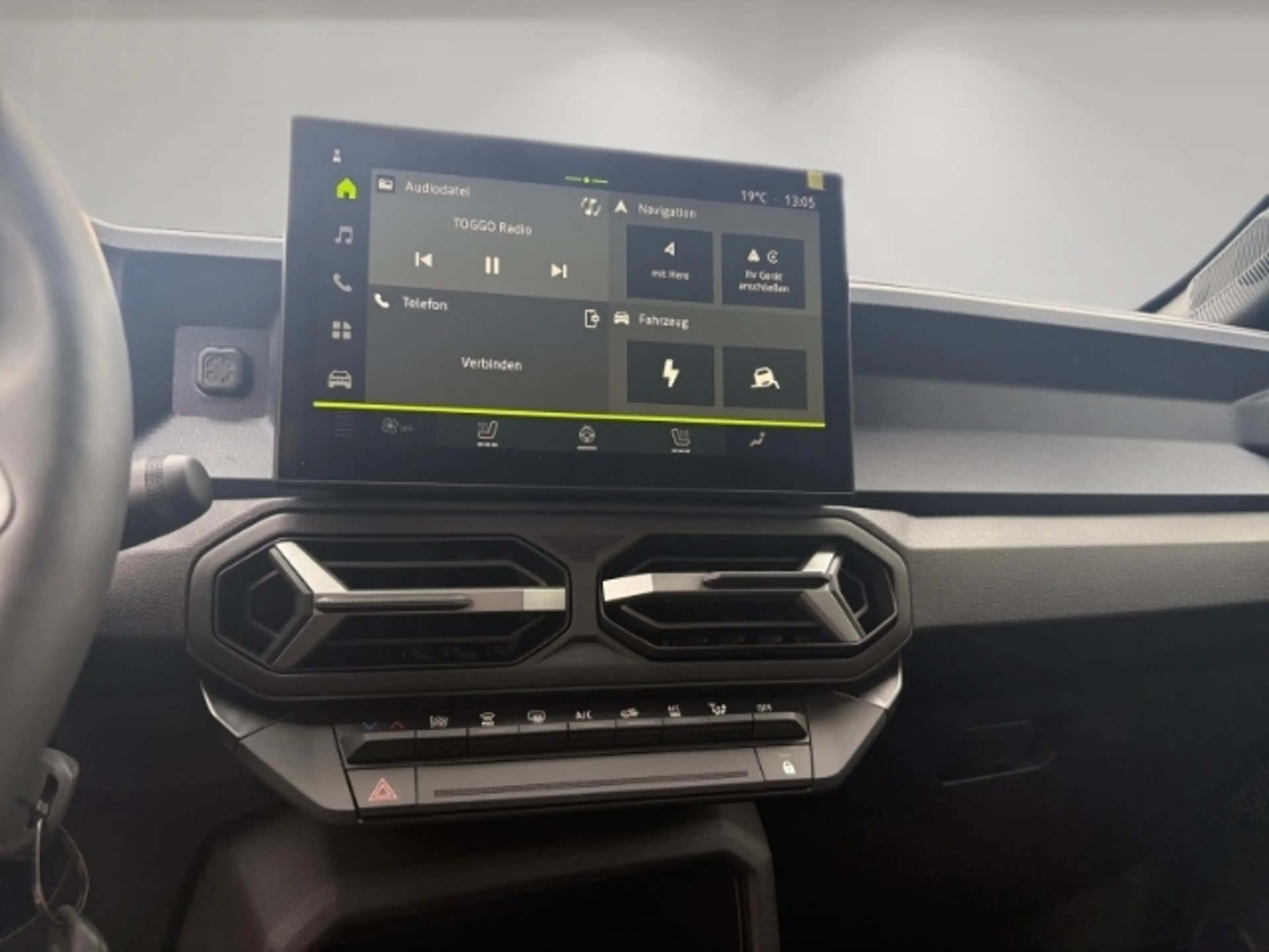 Dacia Duster Expression Hybrid-G 150 4x4 +Winterpaket+ Multimed — photo 9