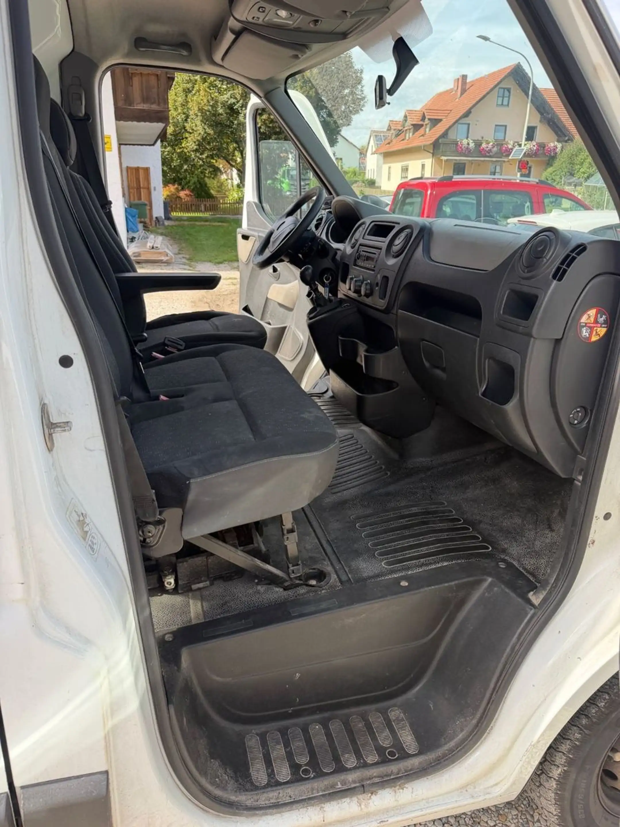 Opel Movano B Kasten L2H2 3,3t Klima AHK TÜV 01/28 — photo 11