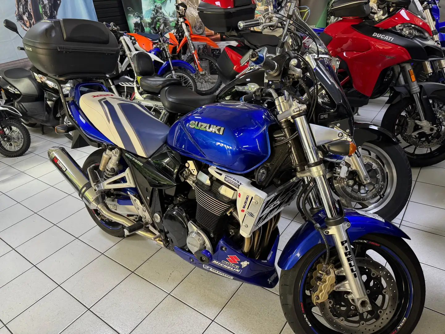 Suzuki GSX 1400 Blue - 1