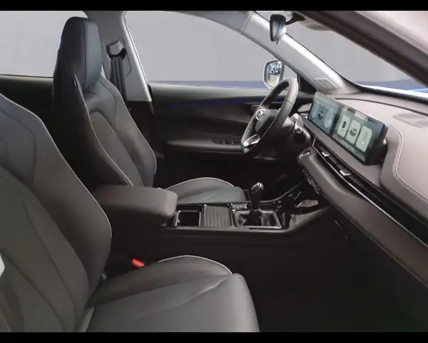 DR Automobiles DR5 view 14