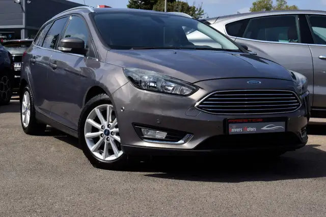 Ford Focus view 10