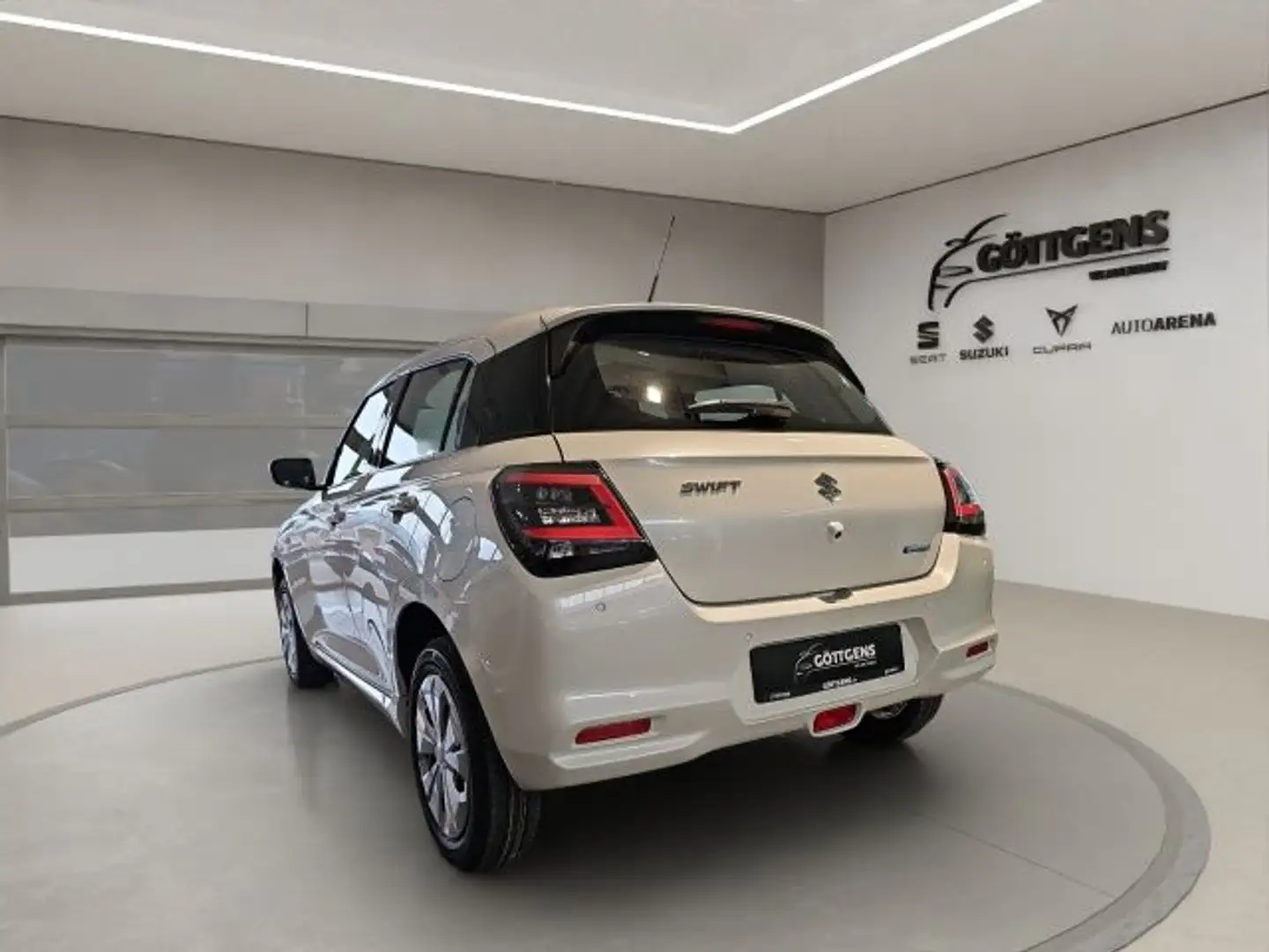 Suzuki Swift 1.2 HYBRID ALLRIP CLUB NAVI KAMERA PDC Weiß - 2