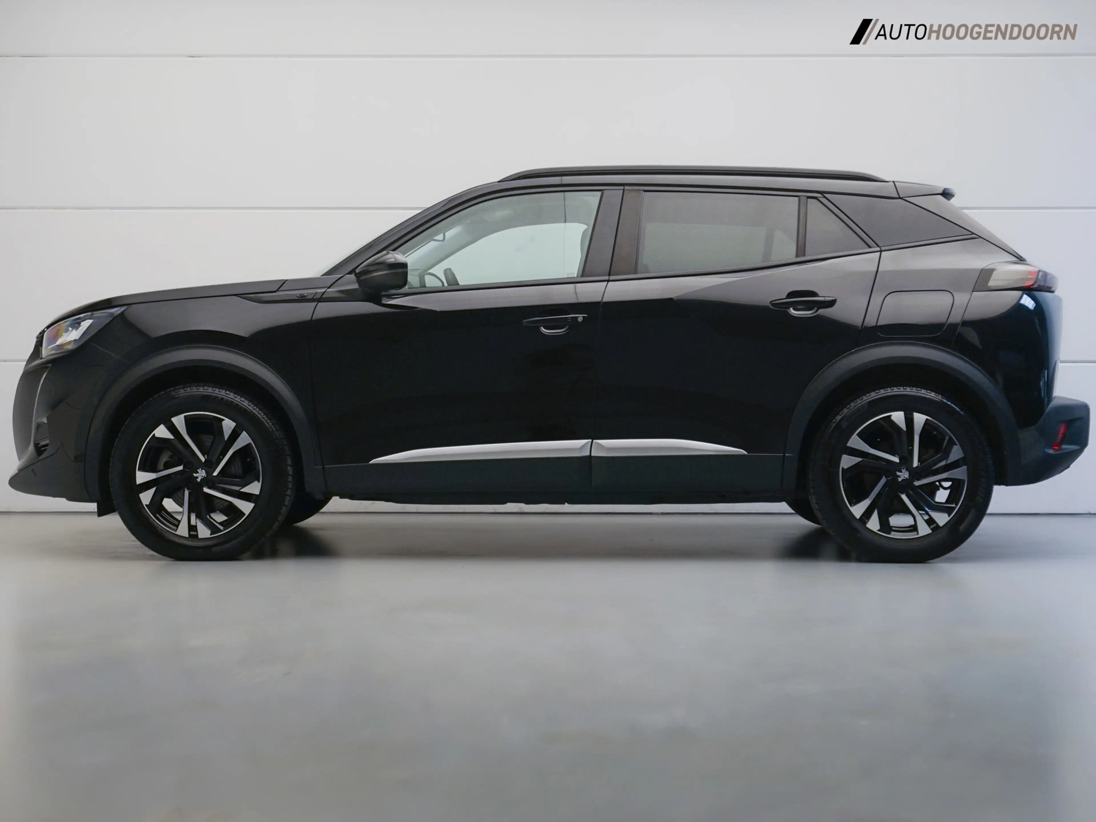 Peugeot e-2008 EV Allure 50 kWh Sport SOH 90% (APPLE CARPLAY,CLIM — photo 2