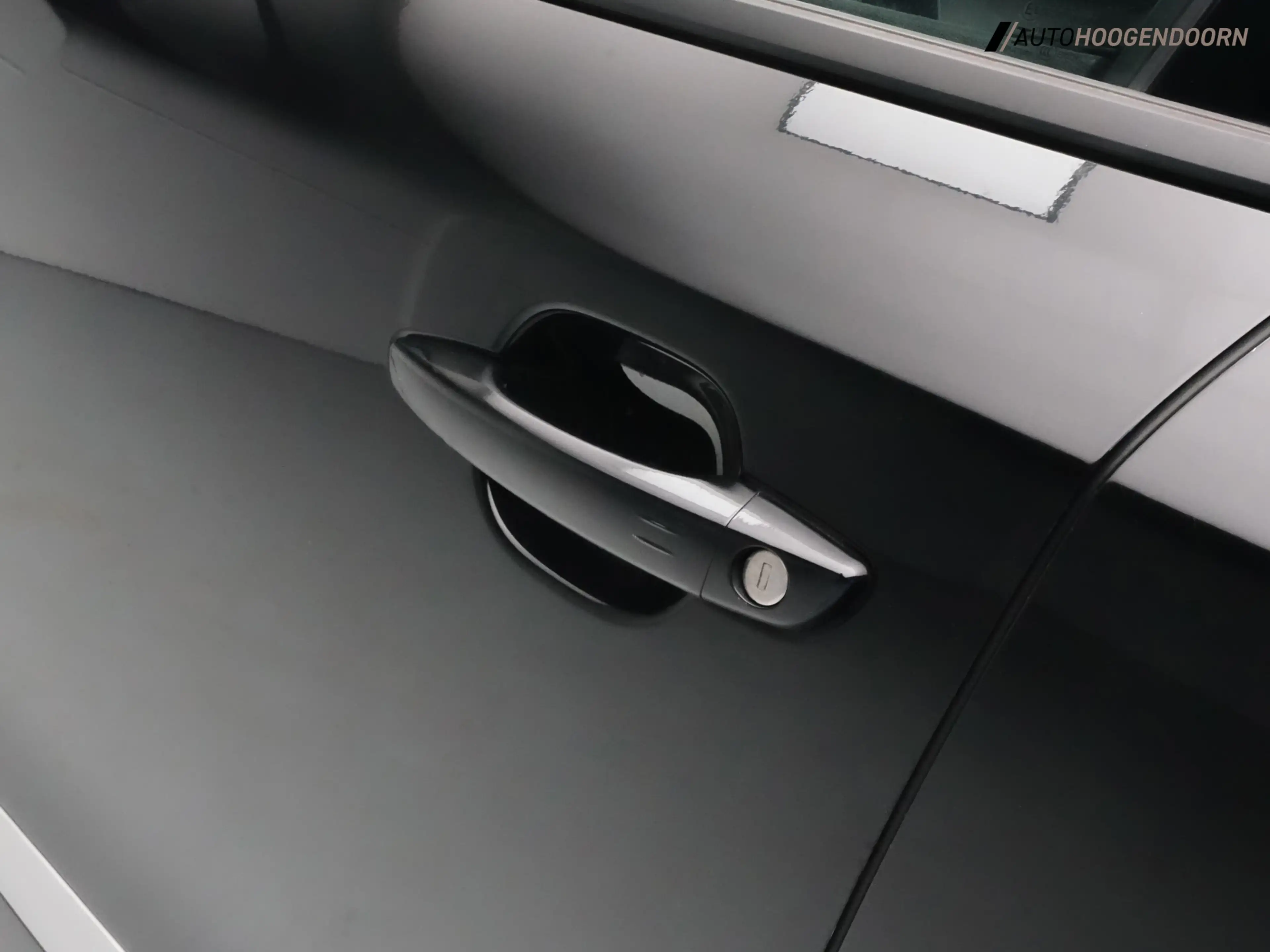 Peugeot e-2008 EV Allure 50 kWh Sport SOH 90% (APPLE CARPLAY,CLIM — photo 9