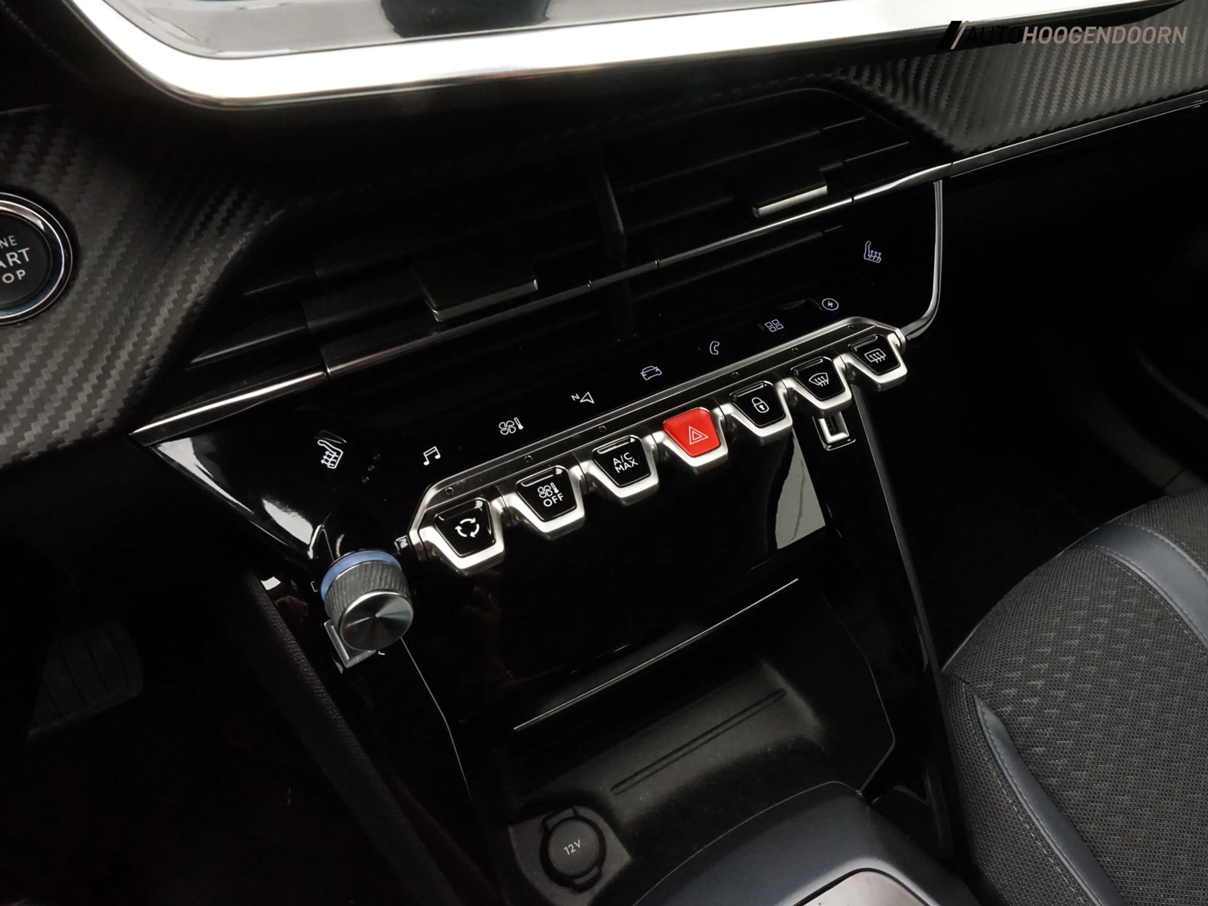 Peugeot e-2008 EV Allure 50 kWh Sport SOH 90% (APPLE CARPLAY,CLIM — photo 24