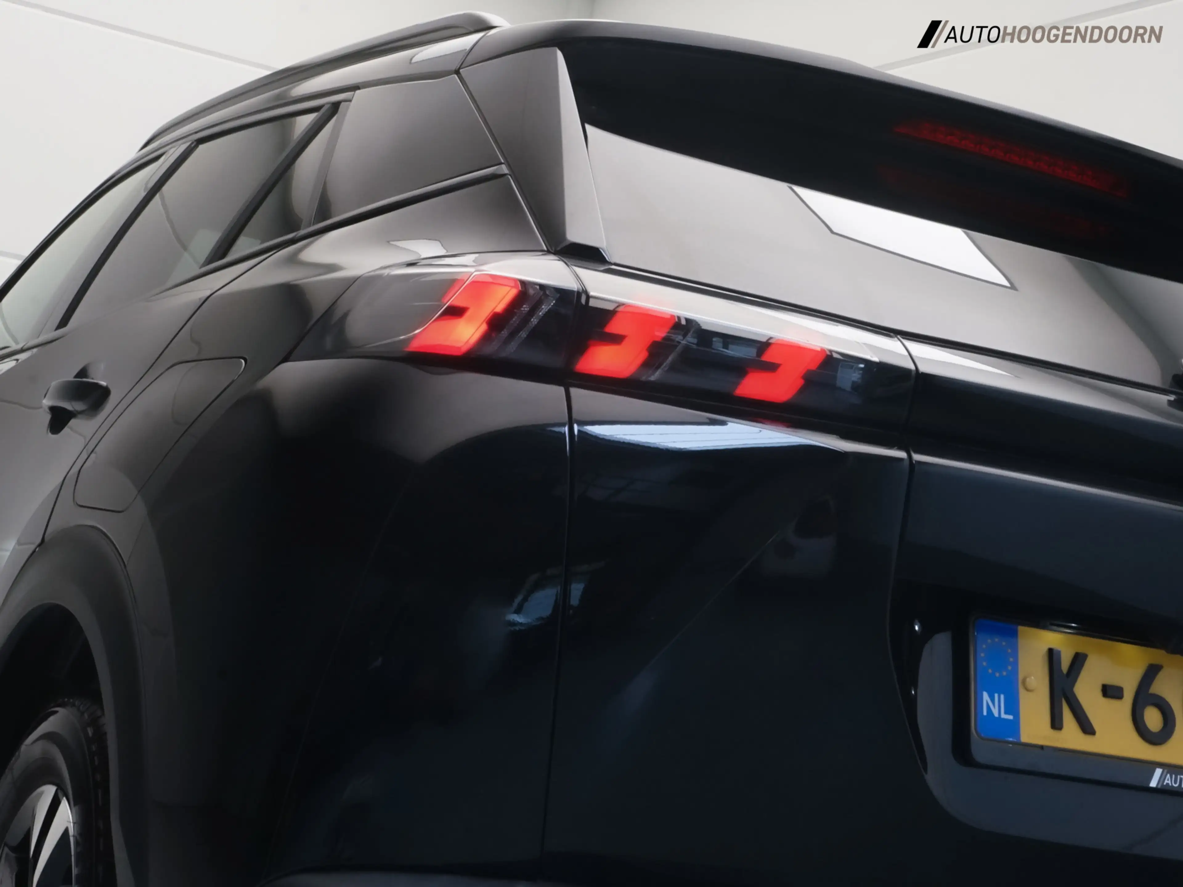 Peugeot e-2008 EV Allure 50 kWh Sport SOH 90% (APPLE CARPLAY,CLIM — photo 7