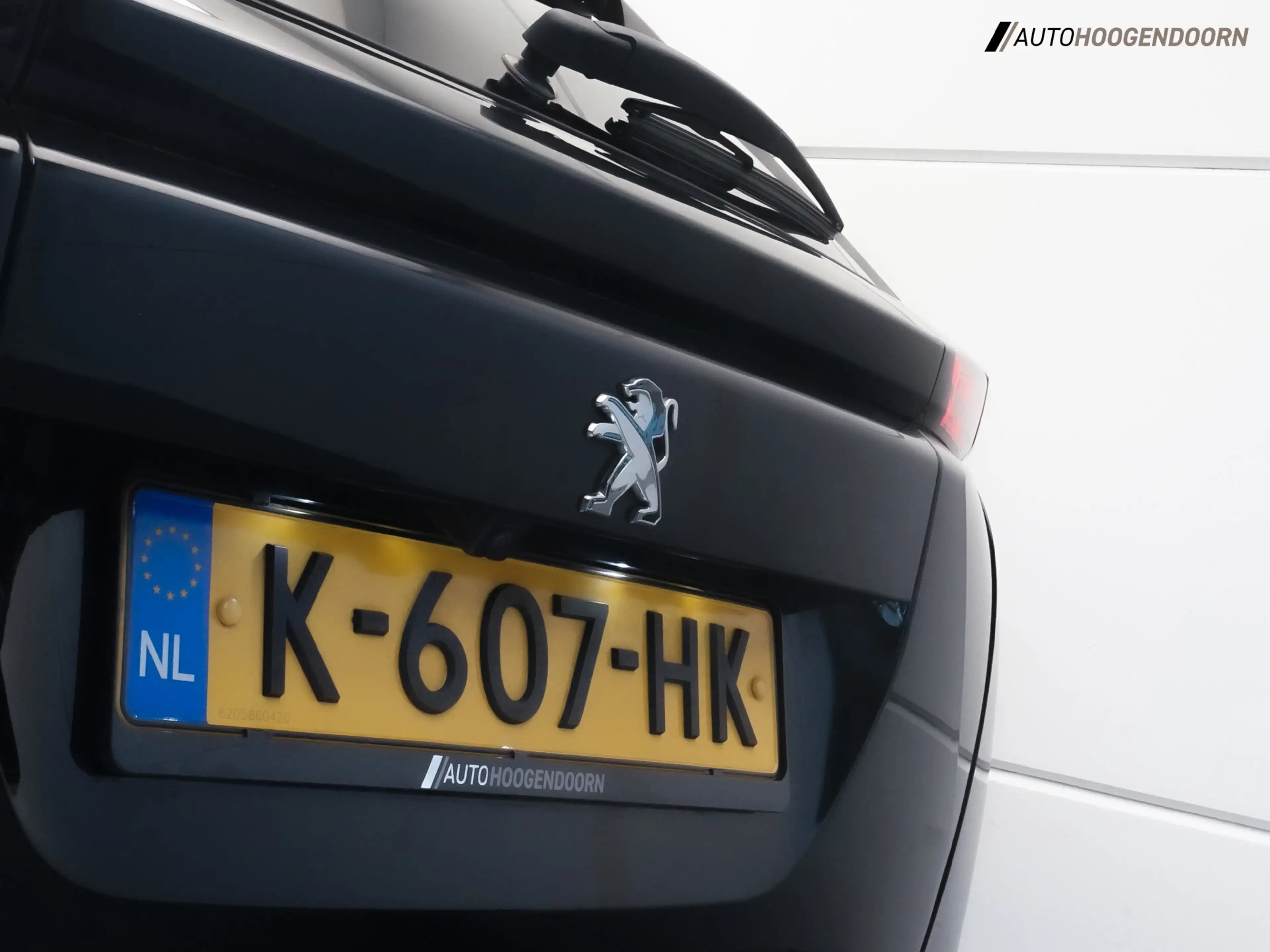 Peugeot e-2008 EV Allure 50 kWh Sport SOH 90% (APPLE CARPLAY,CLIM — photo 6