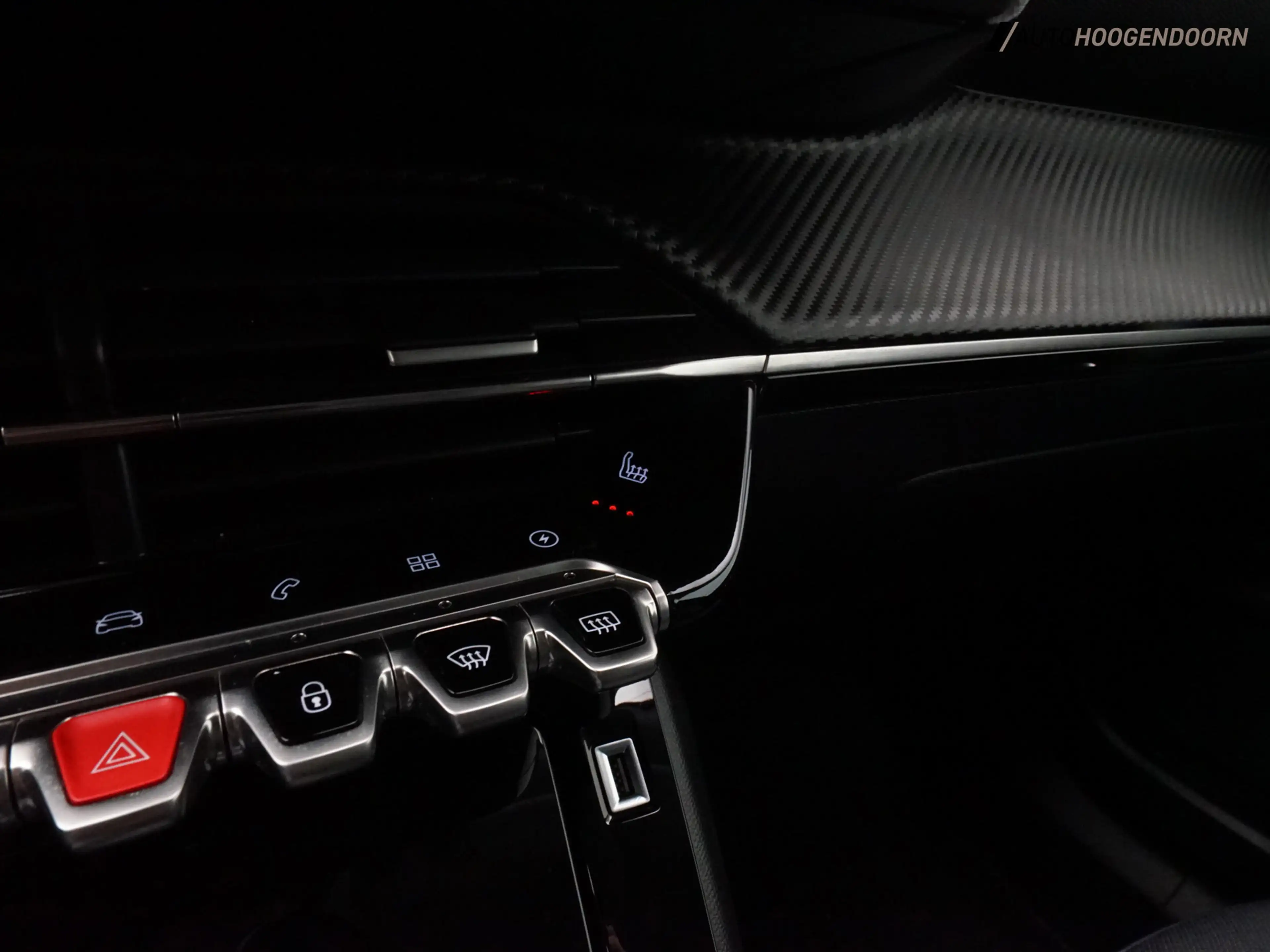 Peugeot e-2008 EV Allure 50 kWh Sport SOH 90% (APPLE CARPLAY,CLIM — photo 25