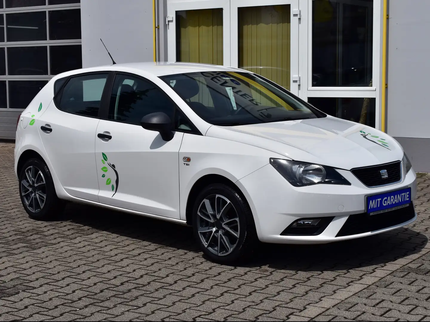 SEAT Ibiza 1.2 TSI Style Bílá - 2