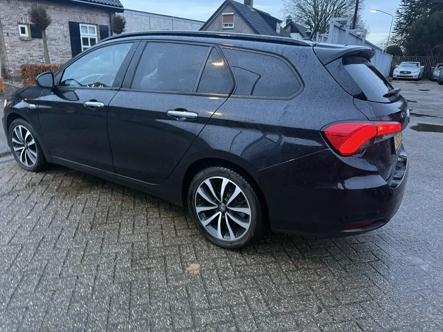 Fiat Tipo Stationwagon 1.6 MultiJet 16v Business Zwart - 2