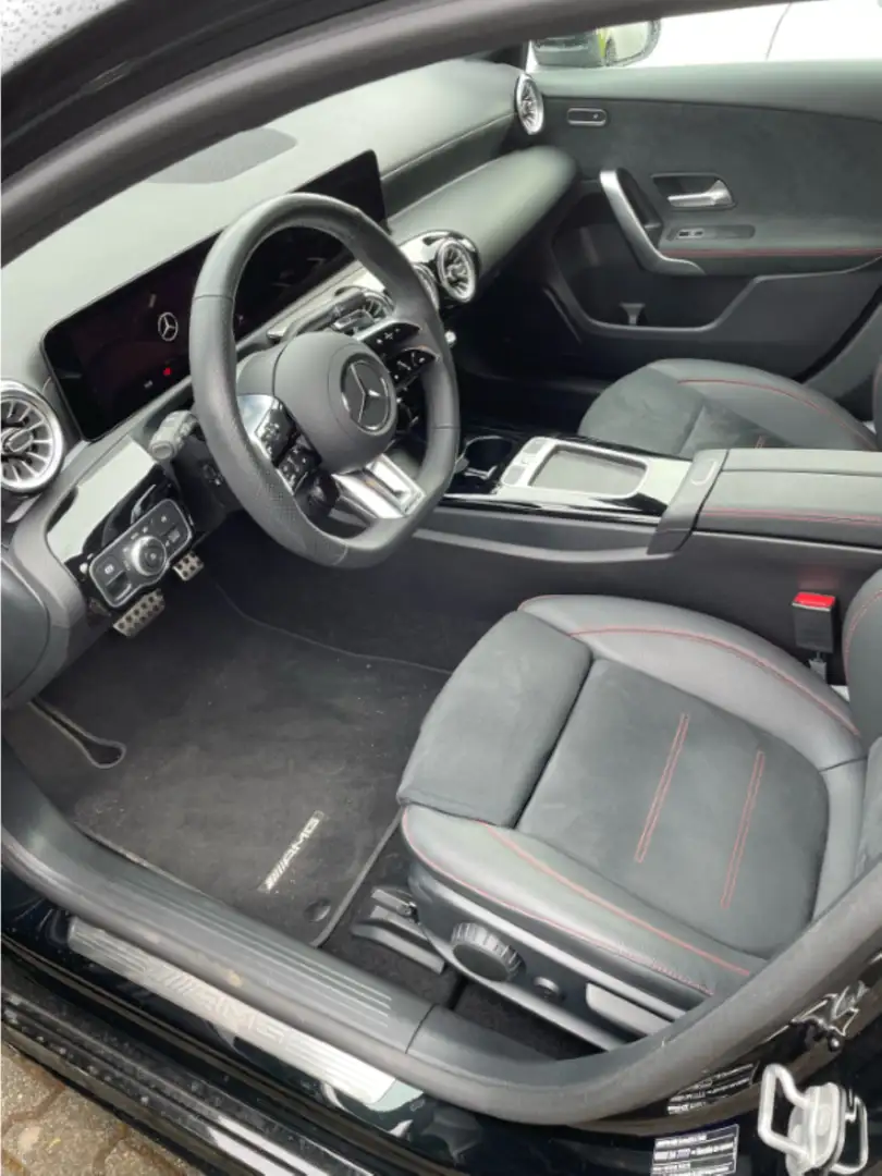 Mercedes-Benz A 35 AMG AMG A 35 4Matic AMG Speedshift DCT 7G Černá - 2