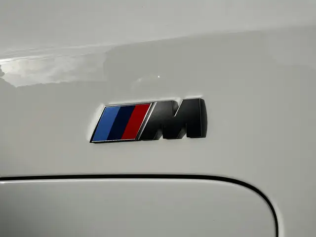 BMW 5 Series view 28
