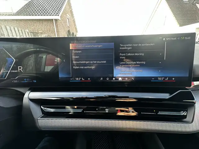 BMW 5 Series view 17